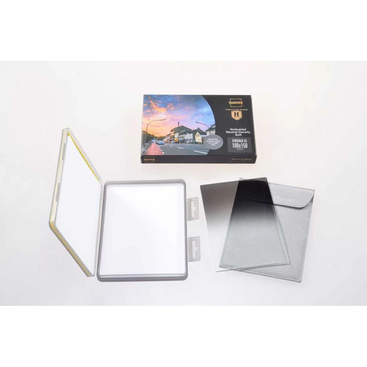 Benro Master Glass Filter 100x150mm Soft-Edged GND8 (0.9) - Image 3