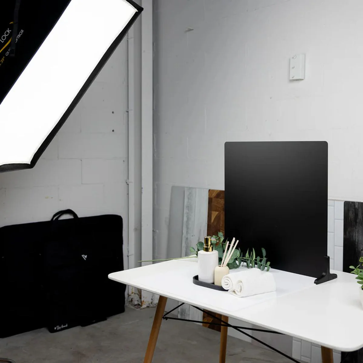 V-Flat World Black Gloss/Black Matte - Image 4