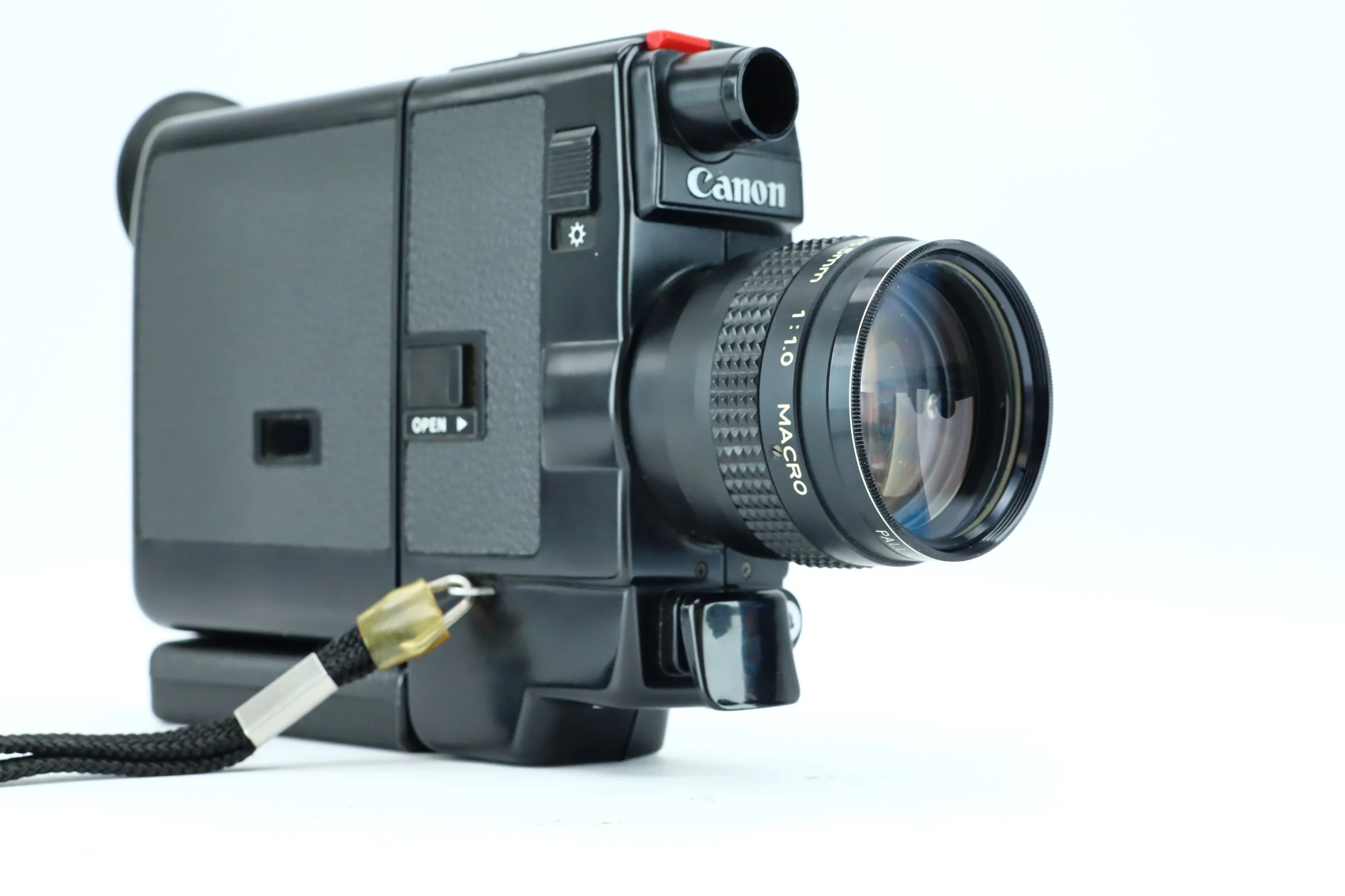 Canon 310XL + Canon Zoom Lens C-8 8.5–25.5mm f/1.0