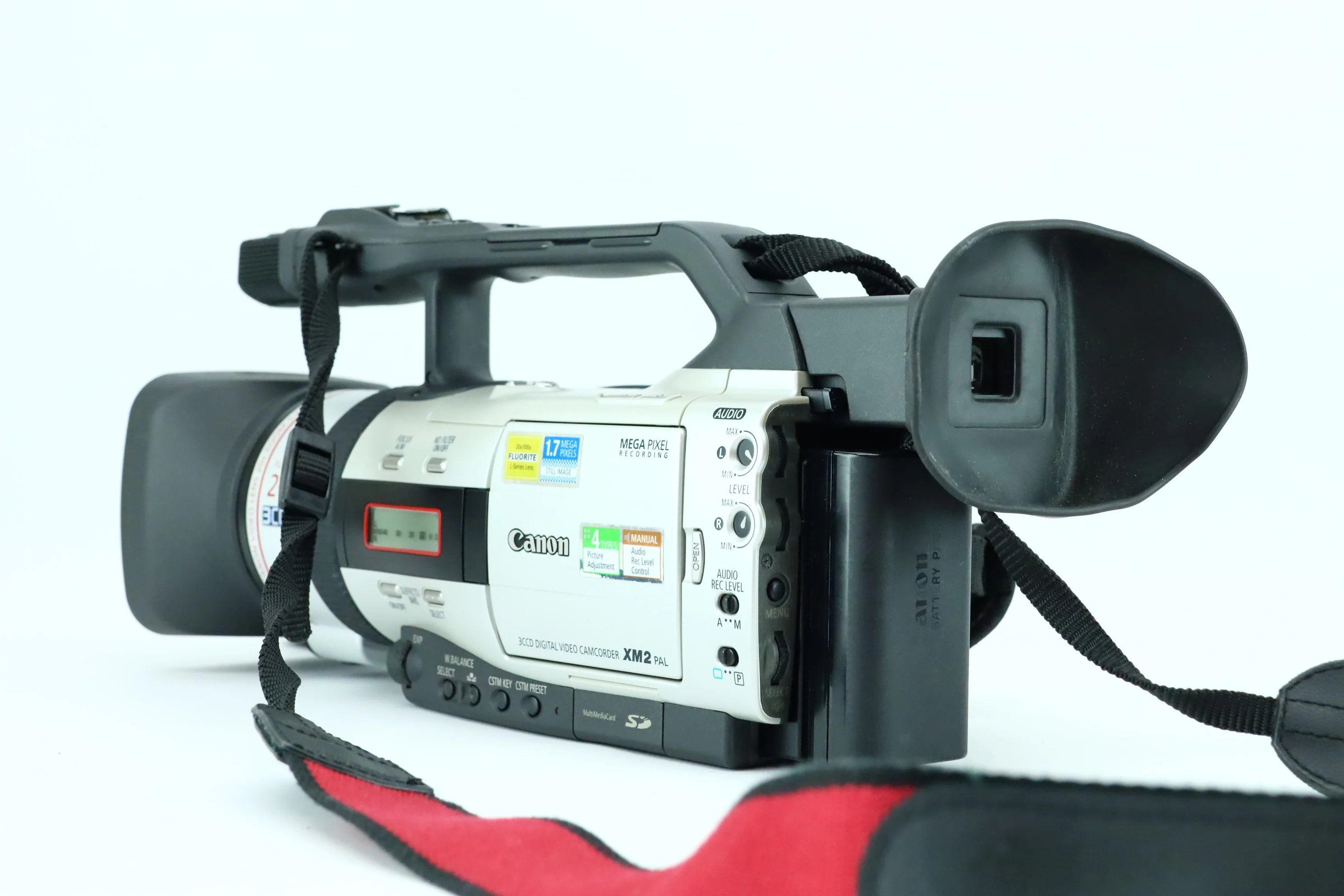 Canon XM2  3CCD Digital video camcorder XM2 PAL with Canon video lens 4.2-84mm 1:1.6-2.9 - Image 3