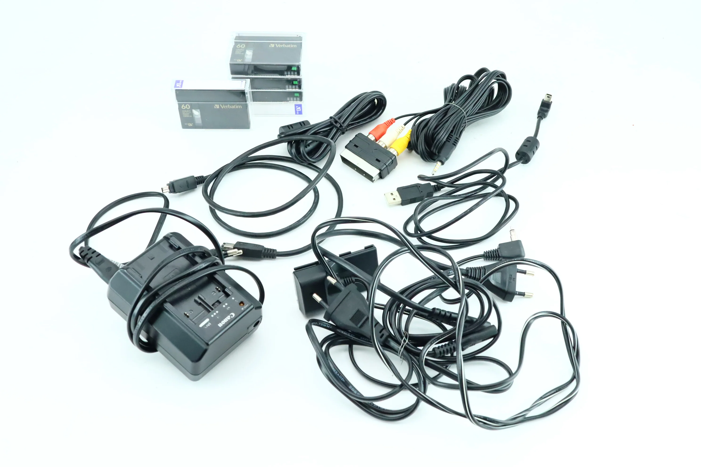 Canon XM2  3CCD Digital video camcorder XM2 PAL with Canon video lens 4.2-84mm 1:1.6-2.9 - Image 5