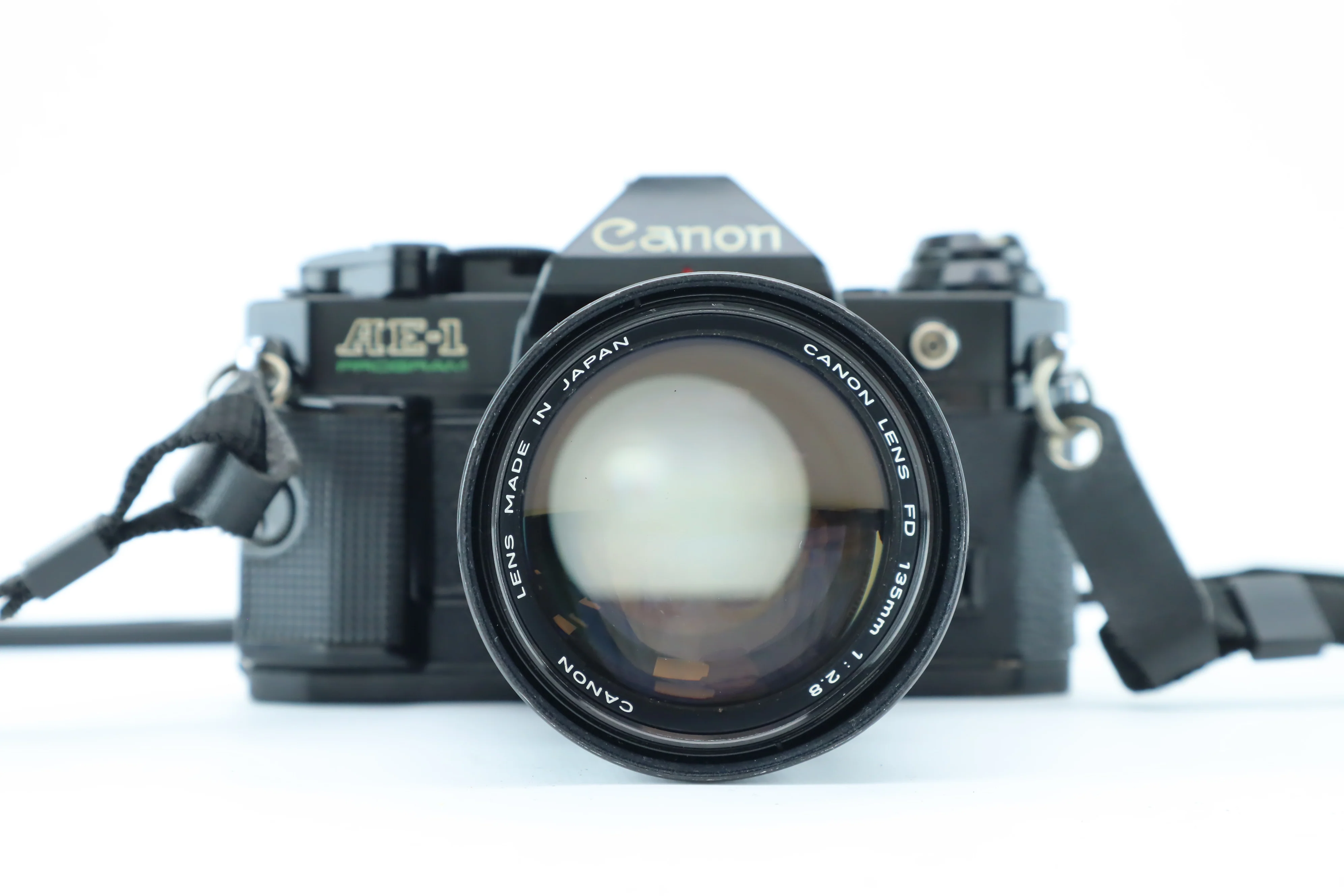 Canon AE-1 Program with Canon lens FD 135mm 2,8 - Image 2