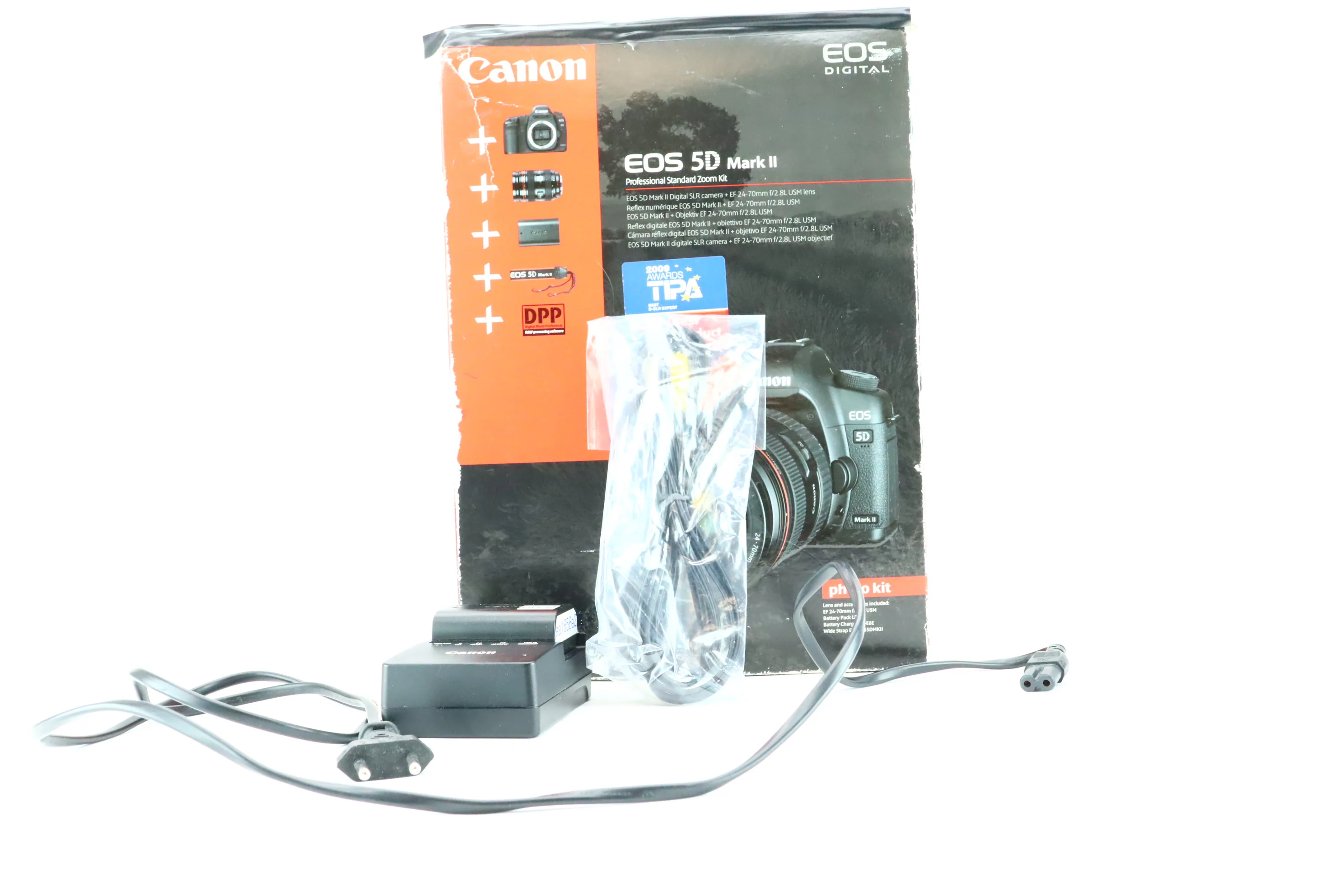 Canon EOS 5D Mark II with Battery Grip BG E6 - Image 6