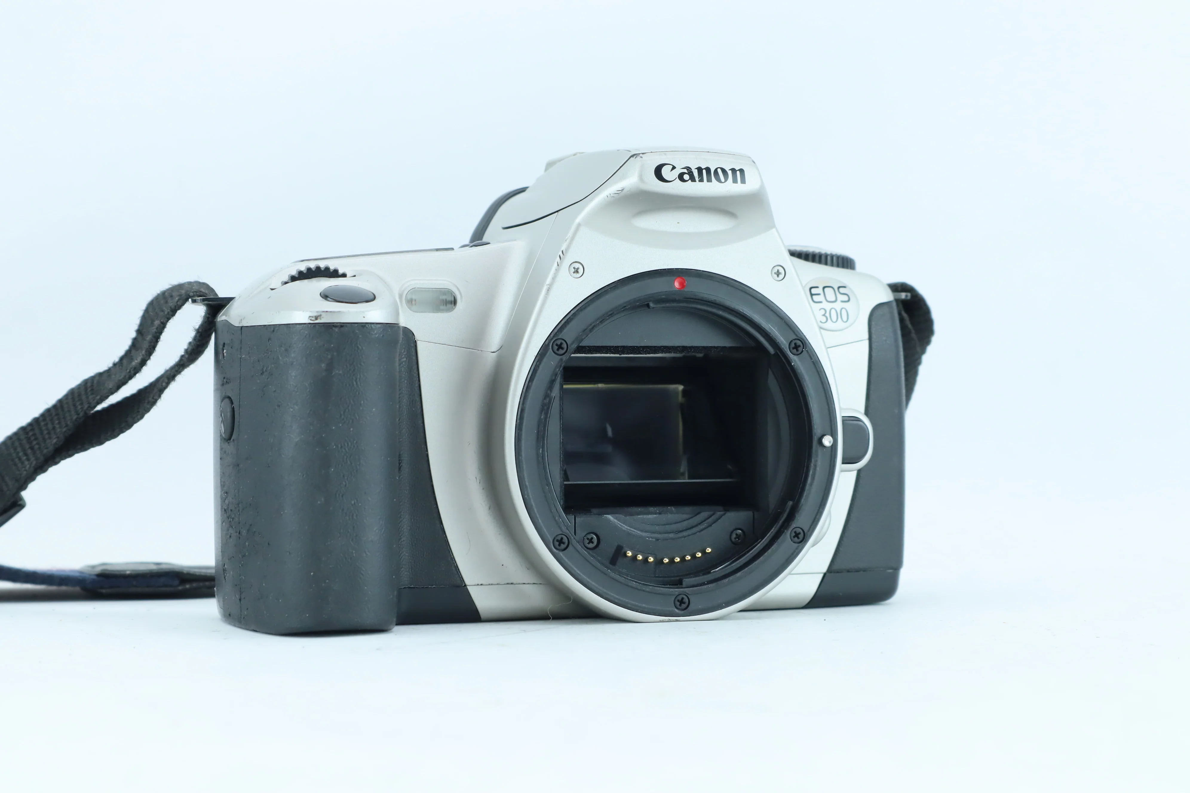 Canon EOS 300 (Body Only) | S/N: 3905672