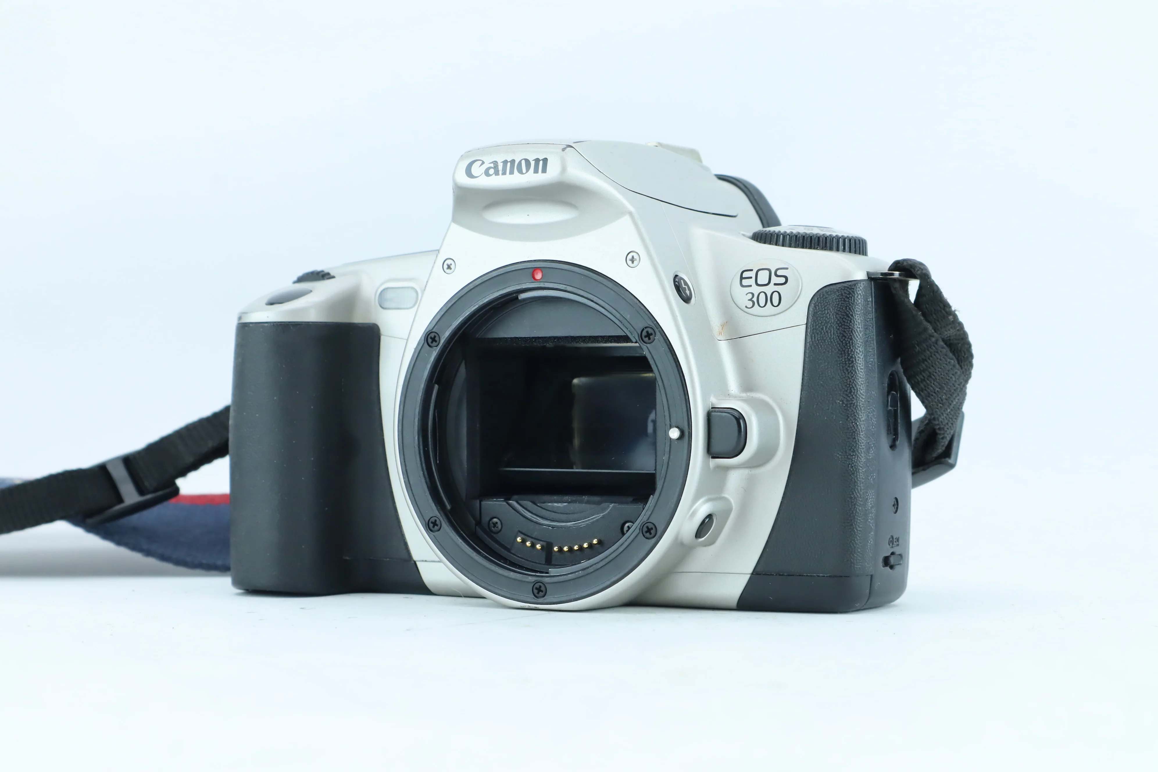 Canon EOS 300 (Body Only) | S/N: 3905672 - Image 2