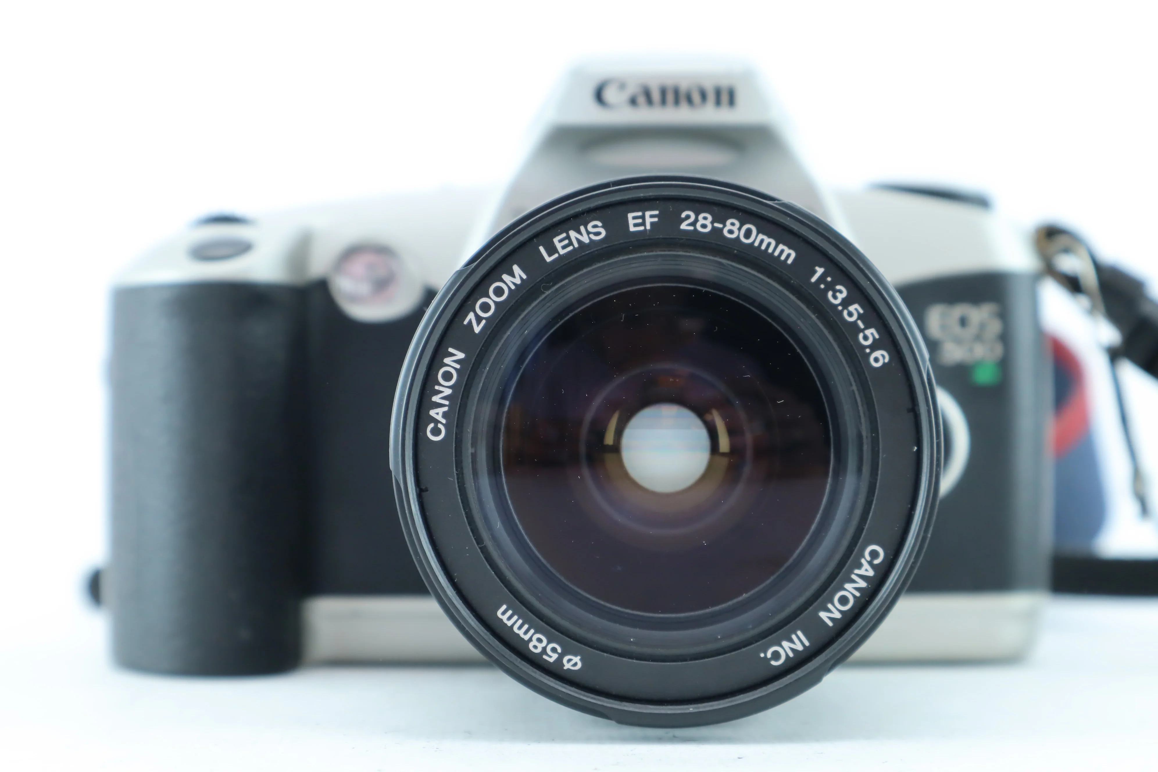 Canon EOS 500 N with EF 28-80mmm f/3,5-5,6 - Image 2