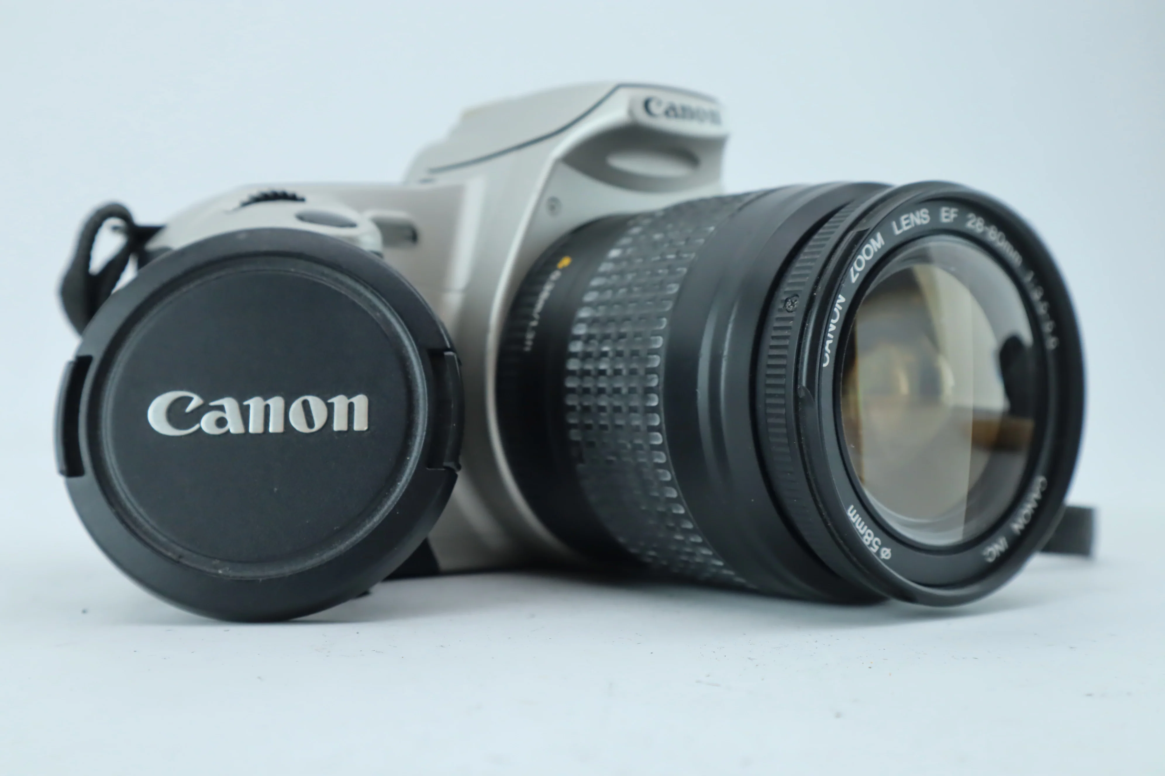 Canon EOS300 with zoom EF 28-80mm 3,5-5,6