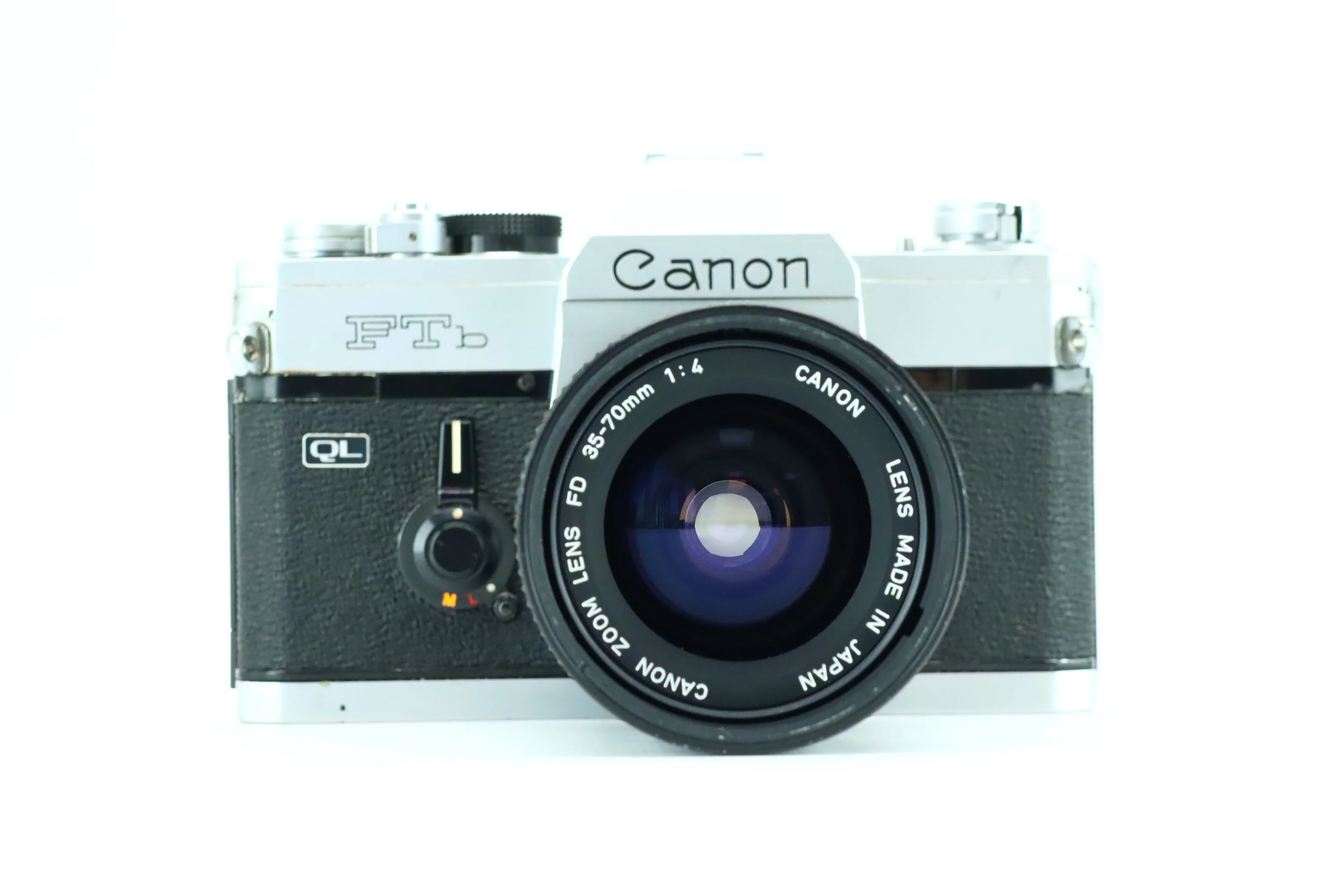Canon FTb with a Canon zoom lens FD 35-70mm 1:4 lens - Image 2