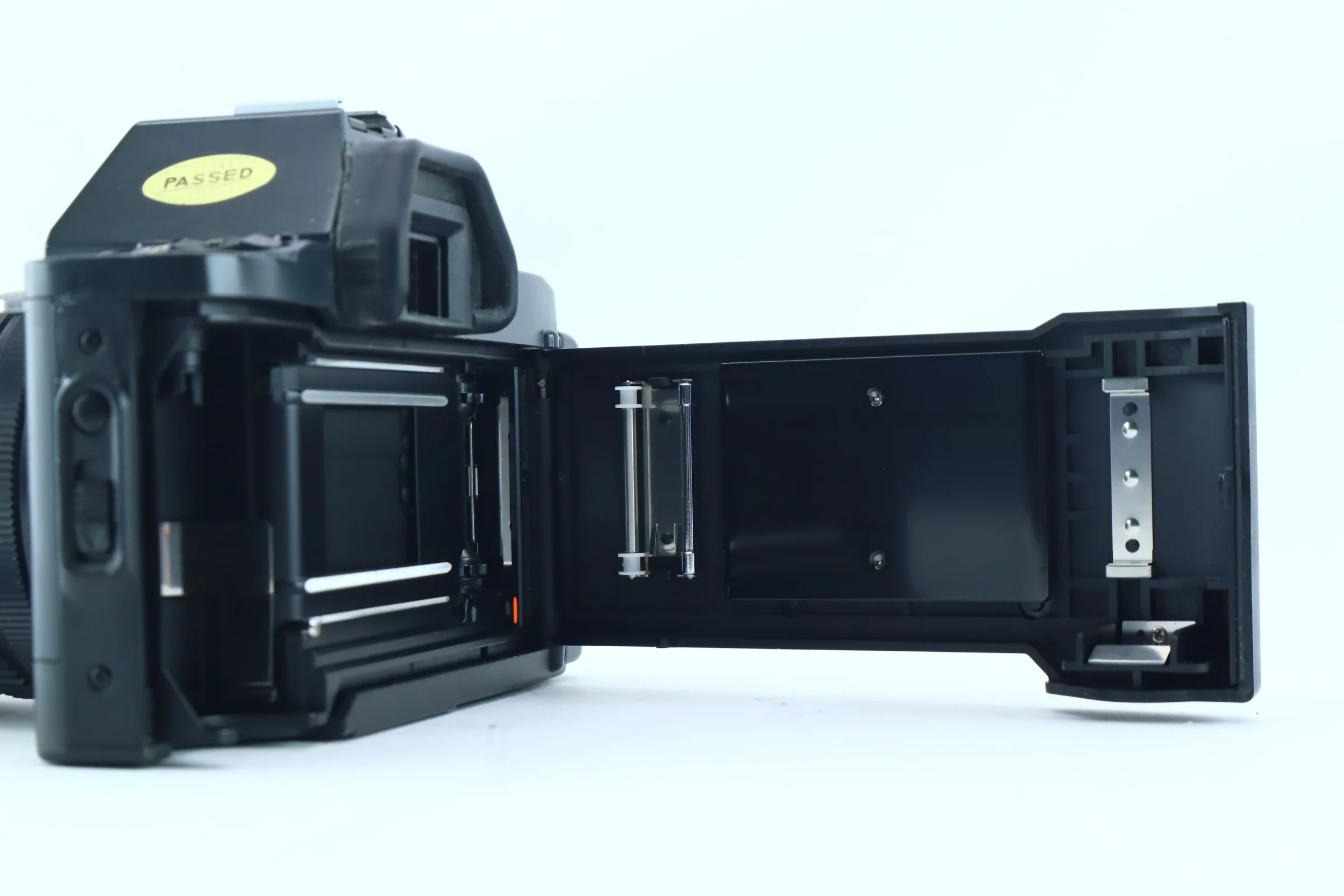 Canon T70 with 28-80mm f/2.8-4 | S/N: 1545281 - Image 4