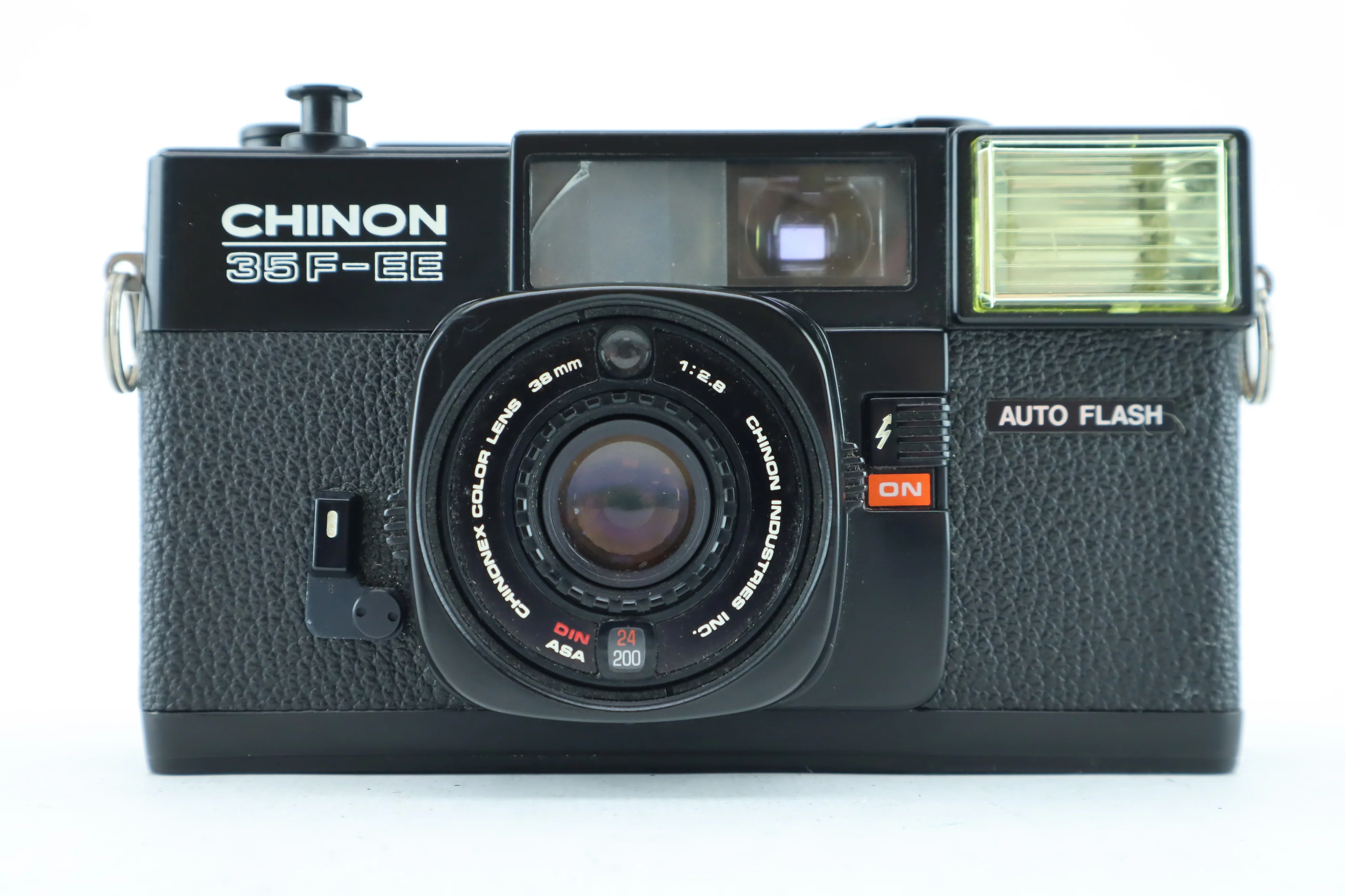 Chinon 35F-EE Auto Flash with 38mm 2,8 - Image 2