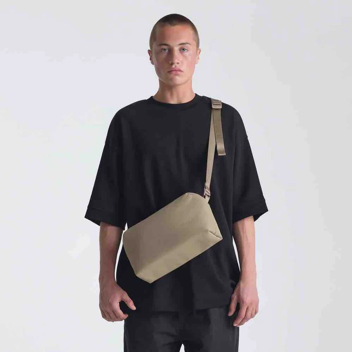 Urth Dolomite Camera Sling (Beige) - Image 5