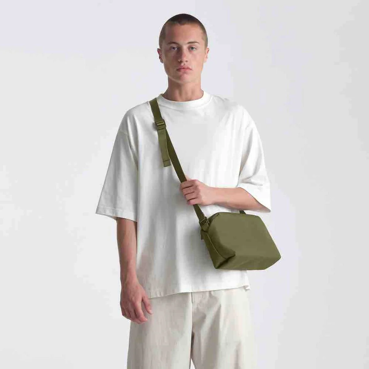 Urth Dolomite Camera Sling (Green) - Image 5