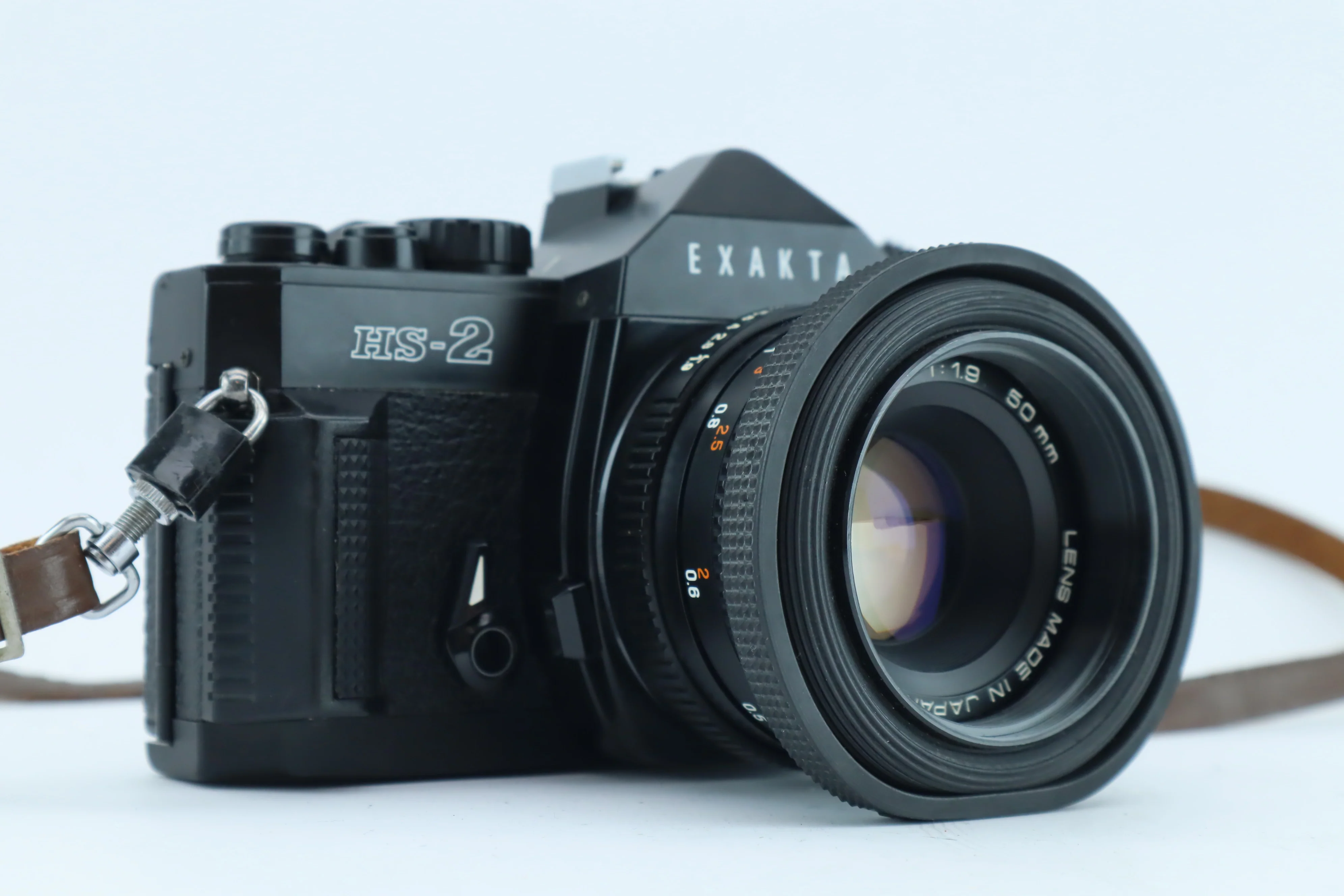 Exakta HS-2 + Chinon 50mm f/1.9 Lens