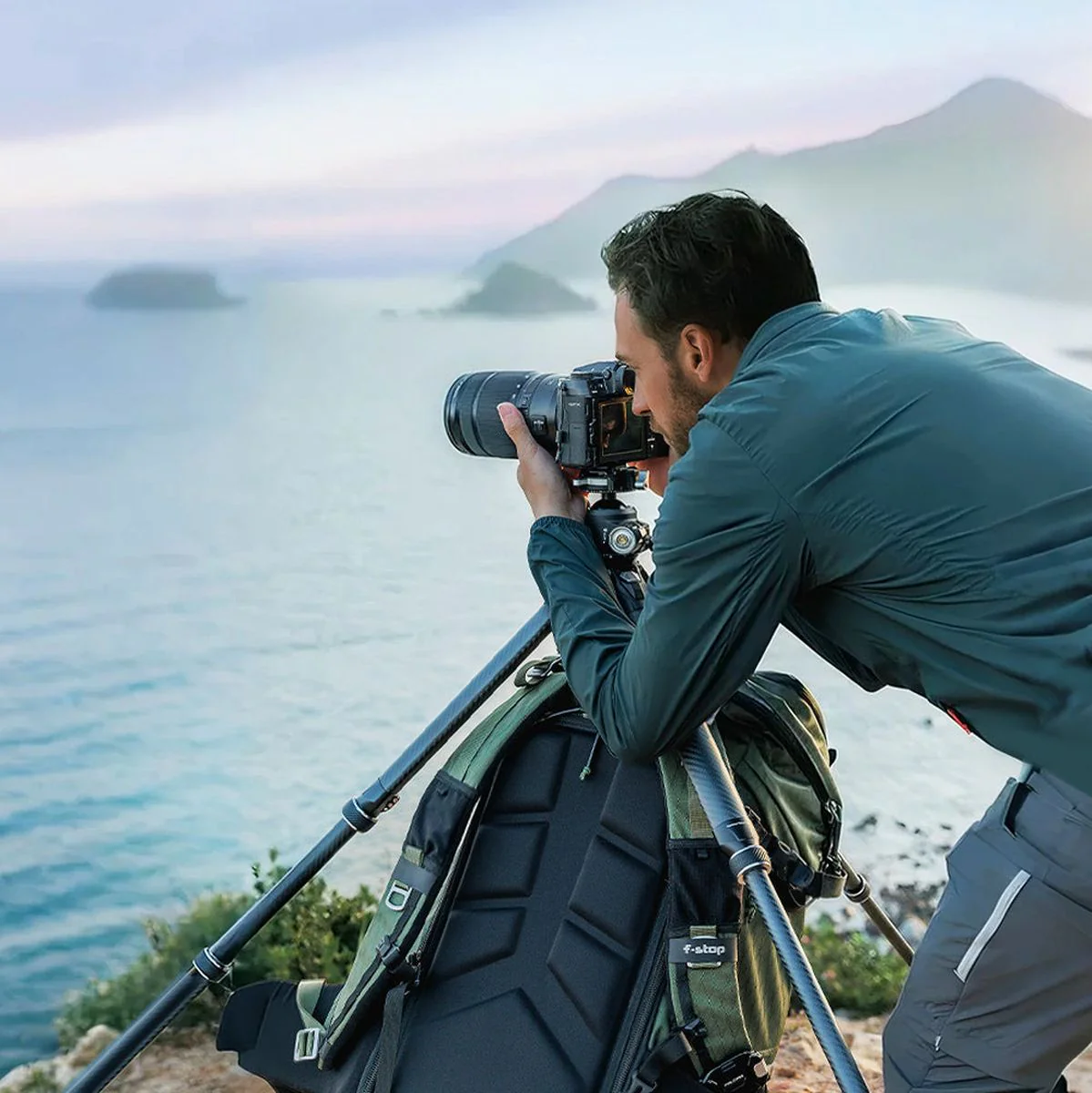 FALCAM Treeroot Quick Lock Lite Tripod (R140T) - Image 2