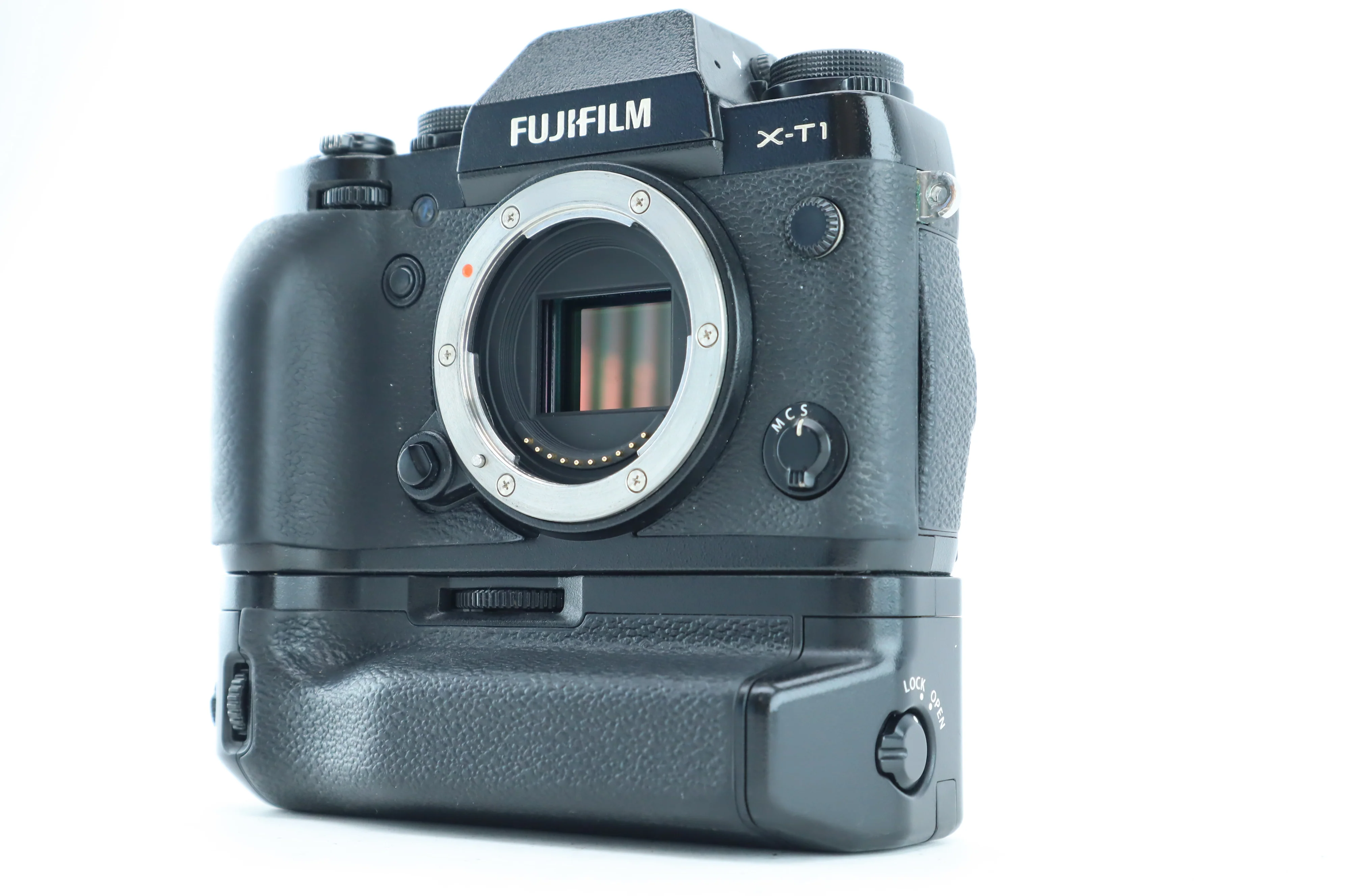 Fujifilm X-T1 and Vertical Battery Grip VG-XT1 - Image 3