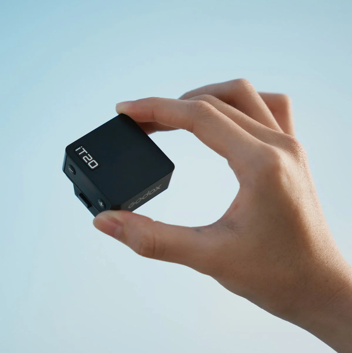 Godox IT20 F Black Iflash TTL Camera Flash For Fuji - Image 2