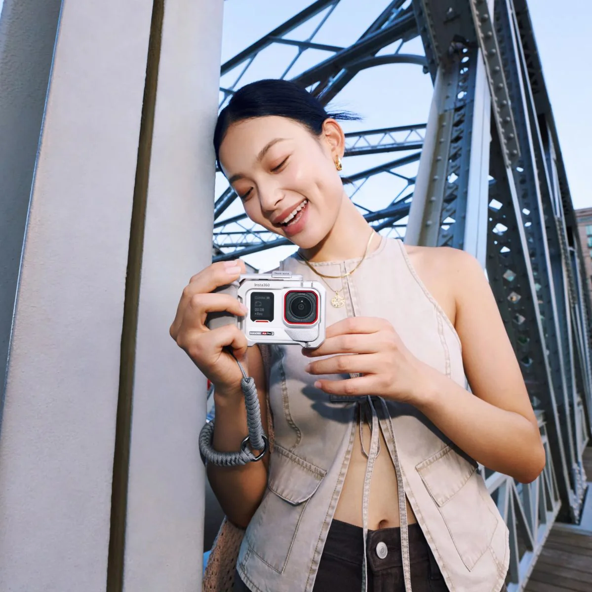 Insta360 Ace Pro 2 (Arctic White) | Xplorer Bundle (Moonlight Silver) - Image 4