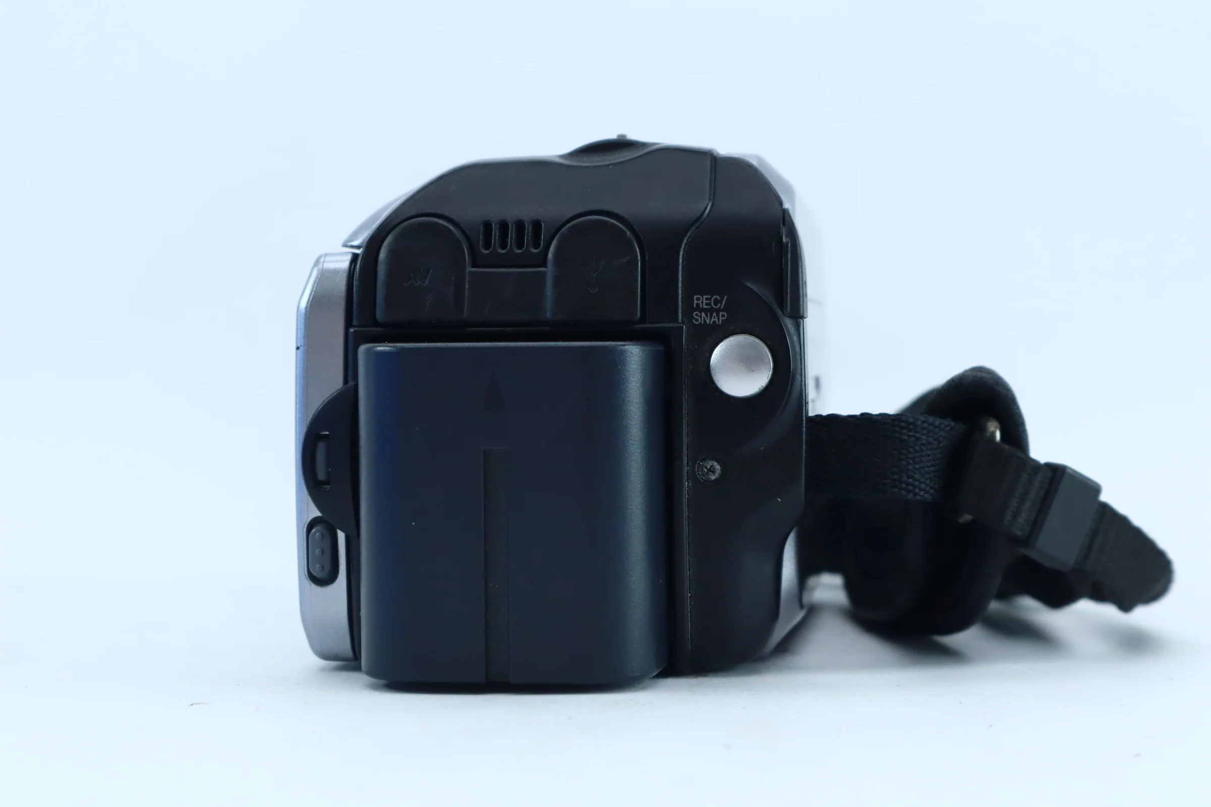 JVC Digital Video Camera with 25x Optical Zoom – 20GB HDD - Image 4