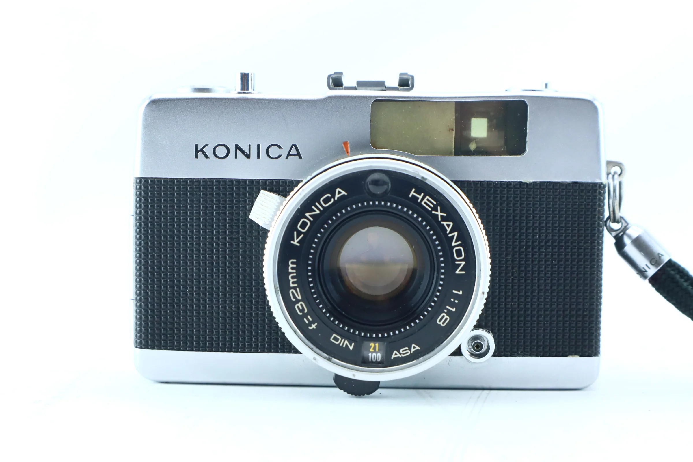 Konica Auto-Reflex with 32mm f/1.8 Hexanon - Image 3