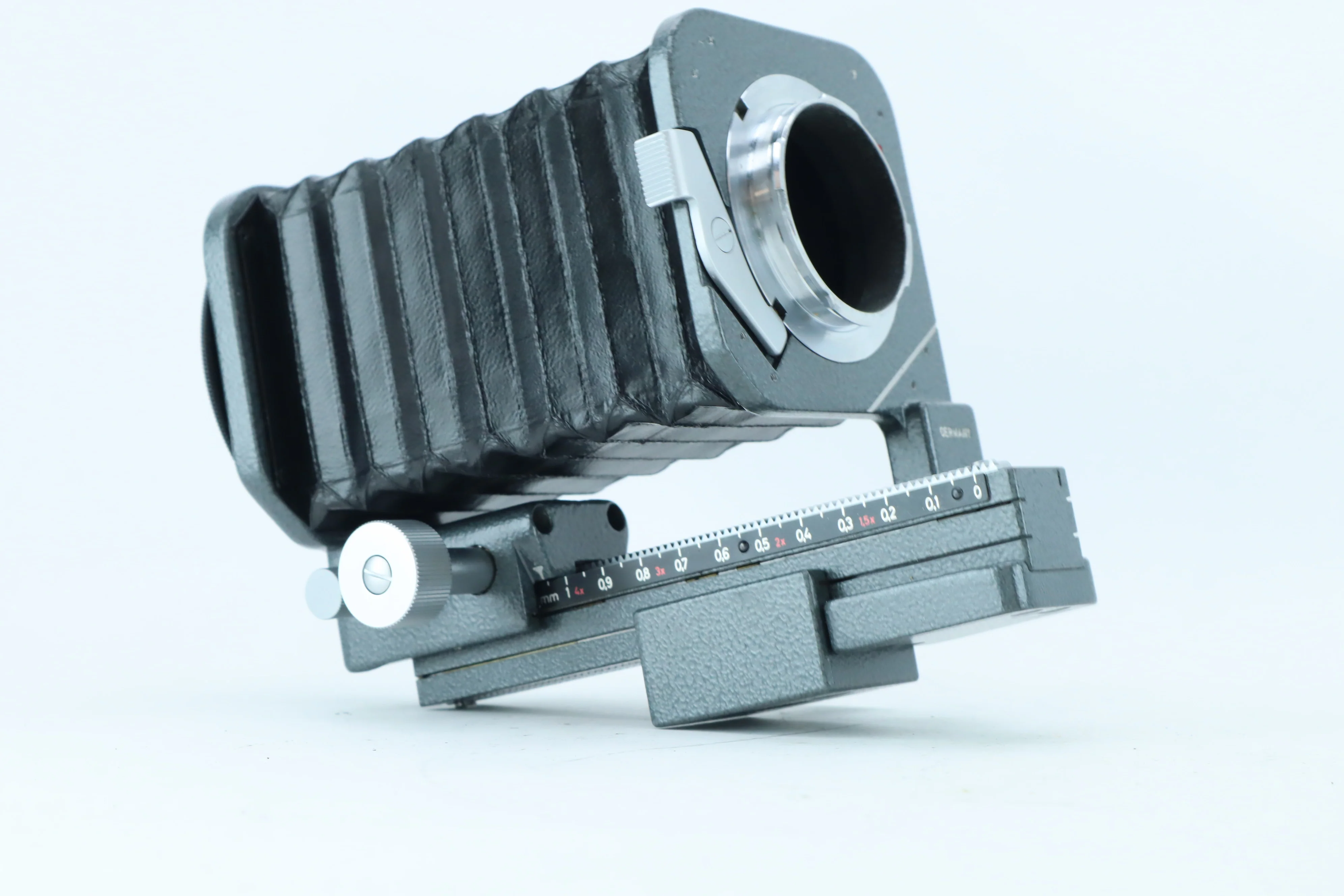 Leitz Wetzlar Elmar 90mm f/4 (Collapsible) with 16556 Adapter