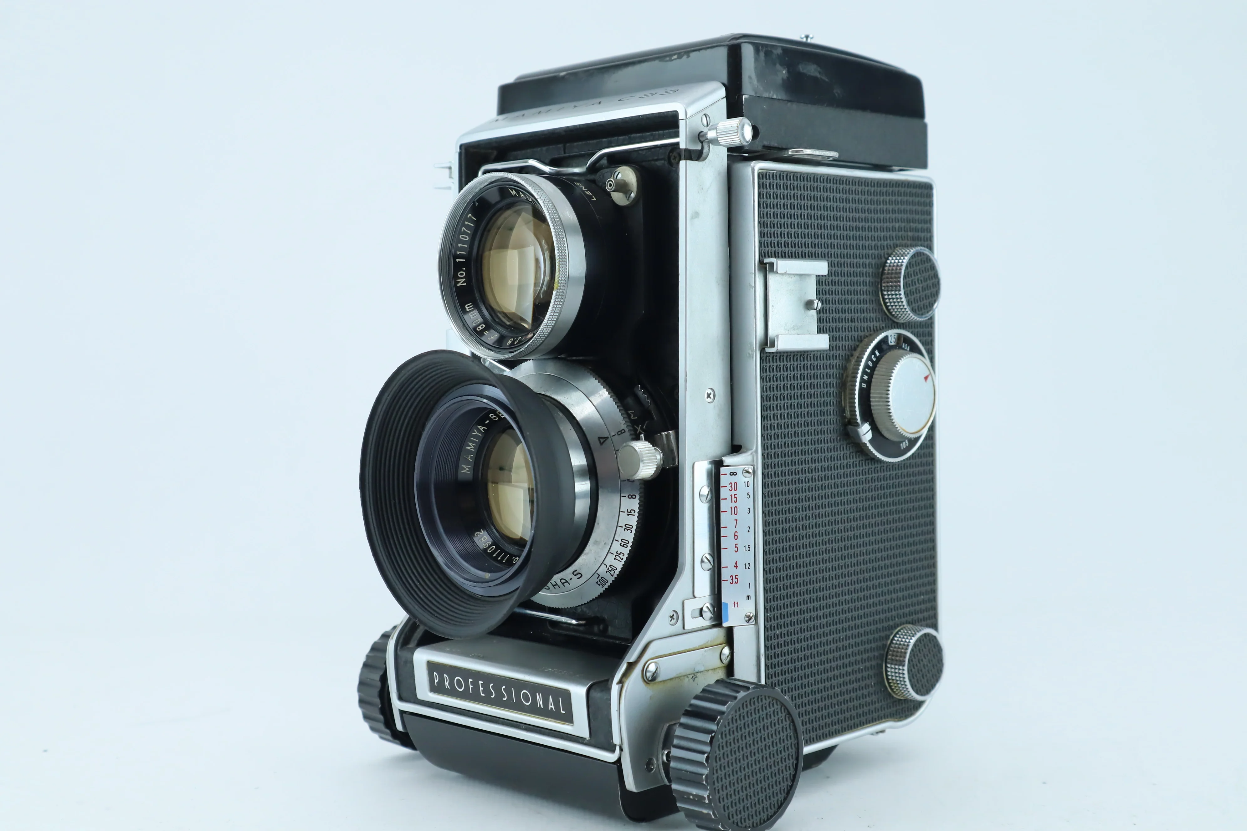 Mamiya C33 with two 2,8/80mm lenses - Image 3