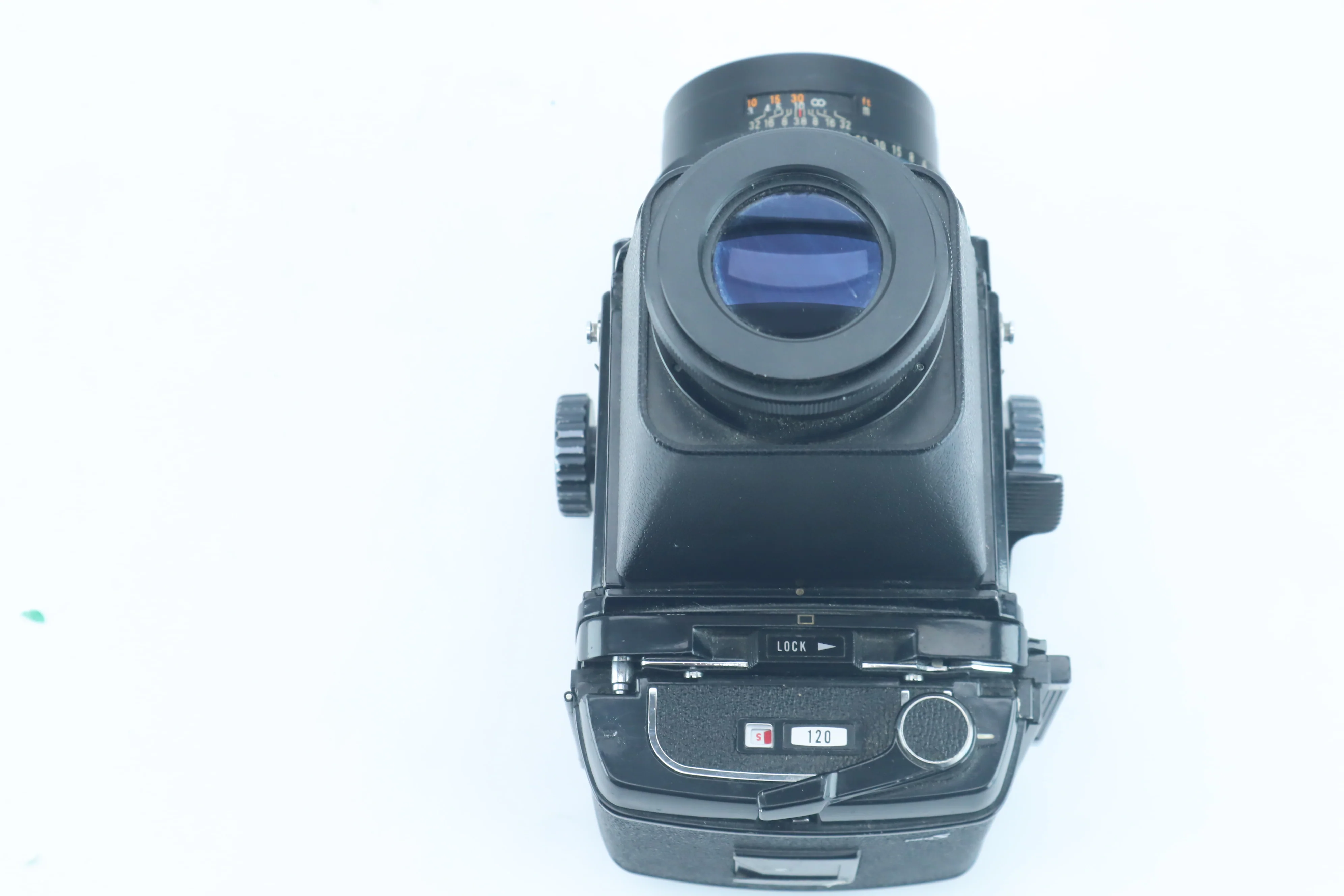 Mamiya RB67 with Mamiya Sekor C 127mm f/3.8 and Chimney Finder - Image 4