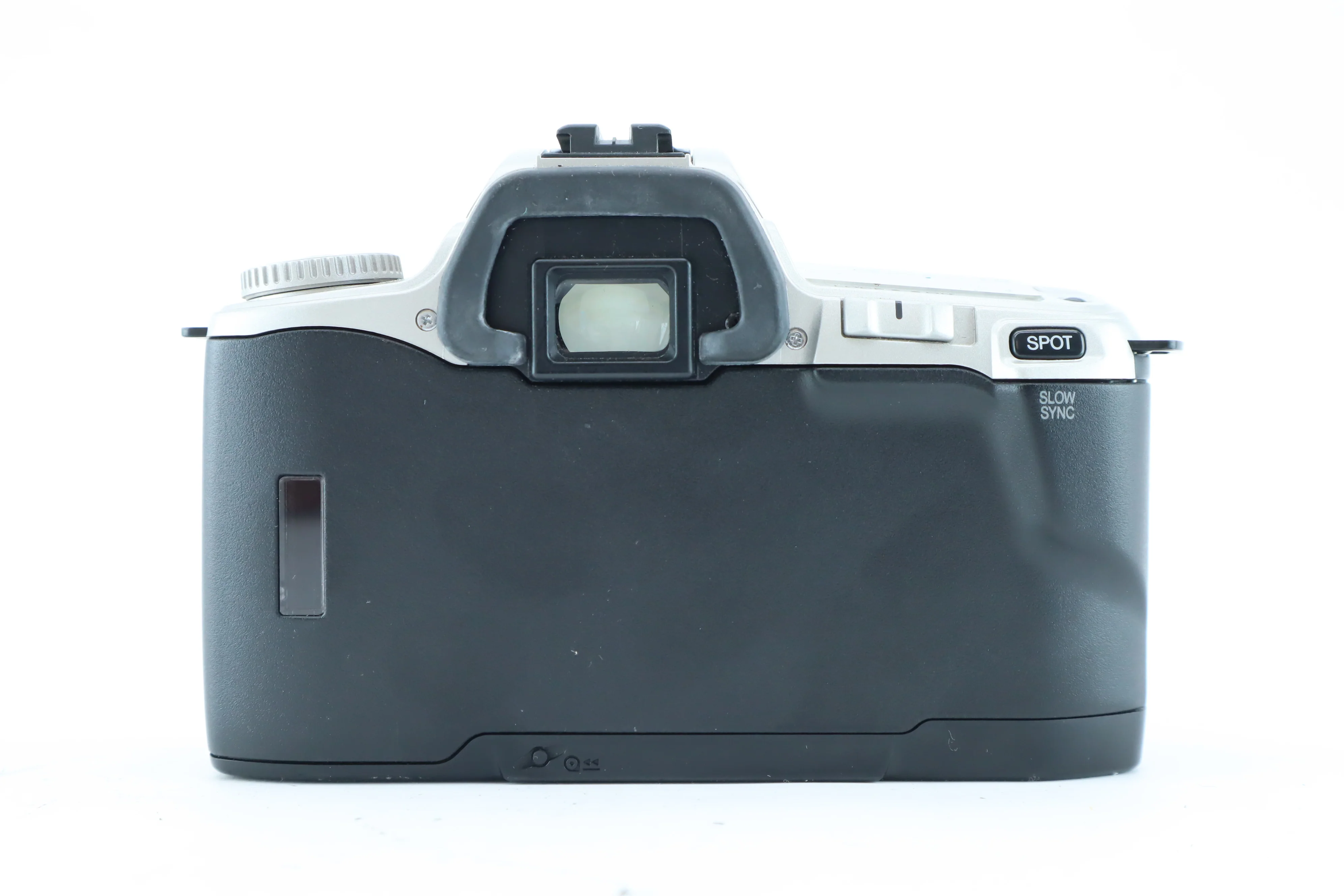 Minolta Dynax 404si with 28–80mm Zoom Lens - Image 4