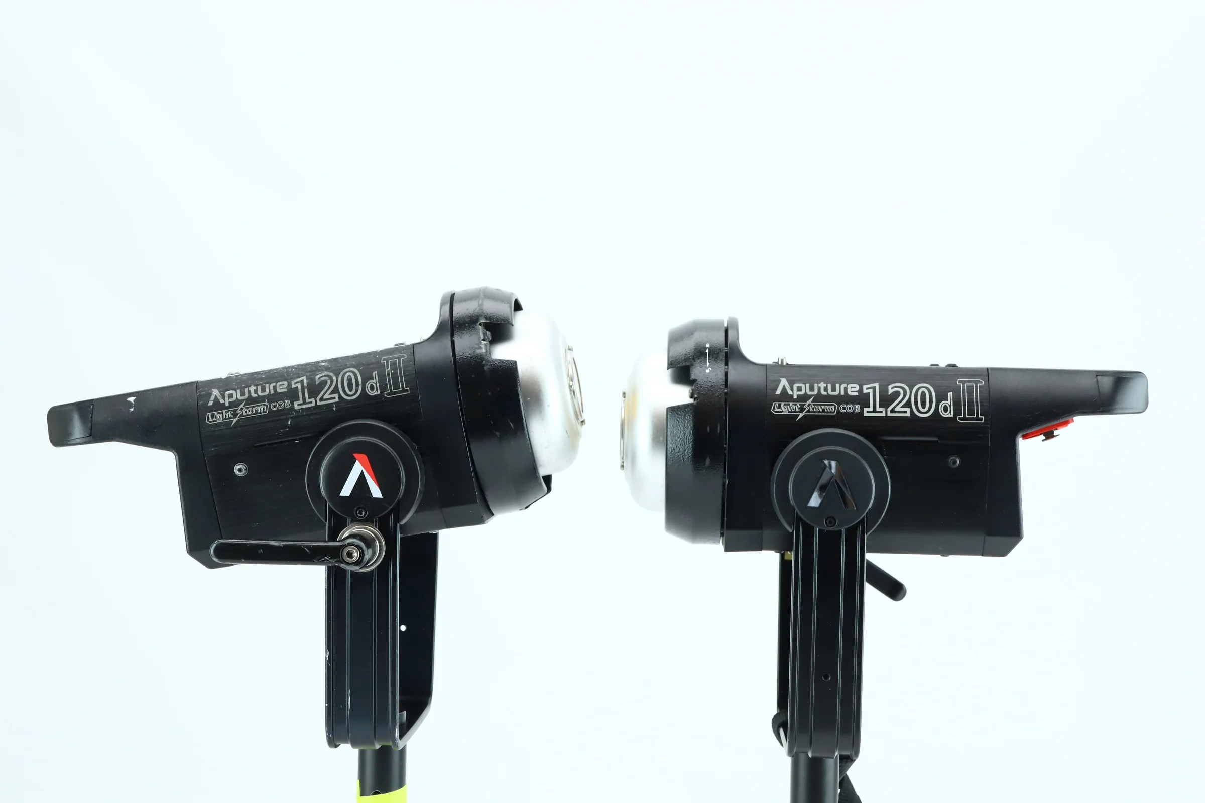 2x Aputure 120D II - Image 3