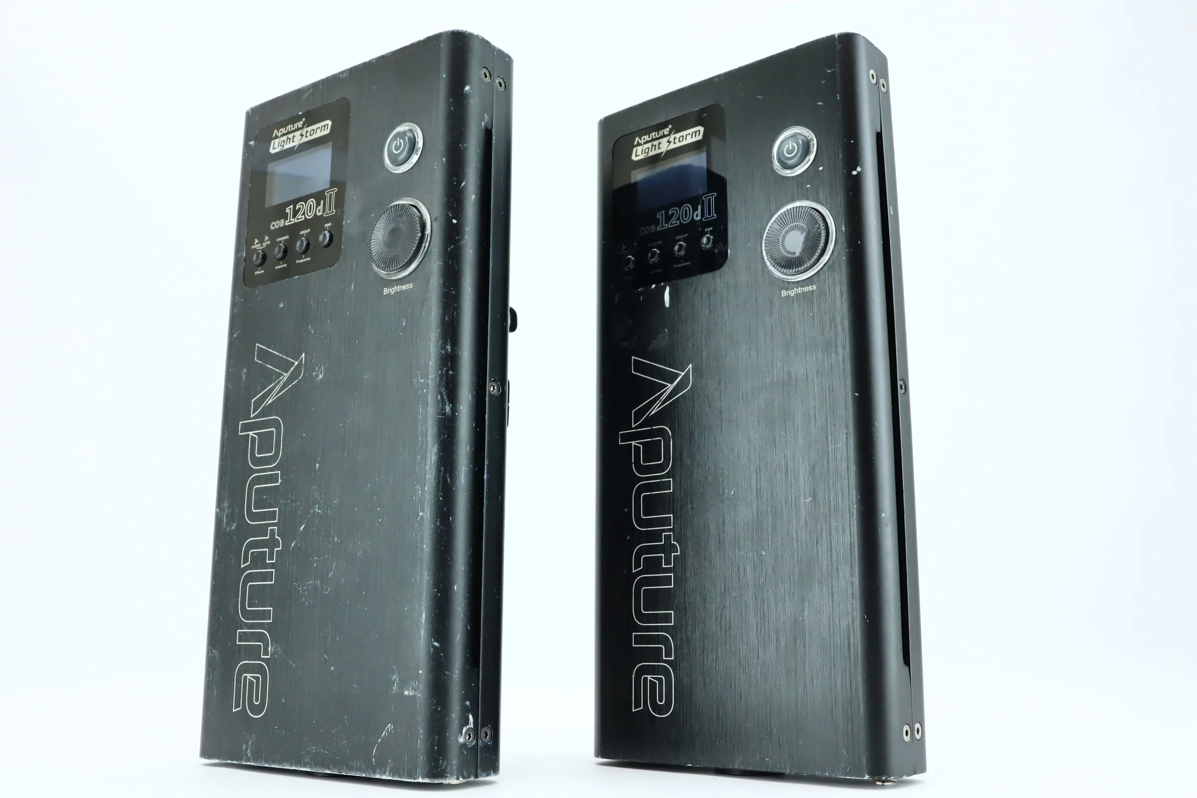 2x Aputure 120D II - Image 8