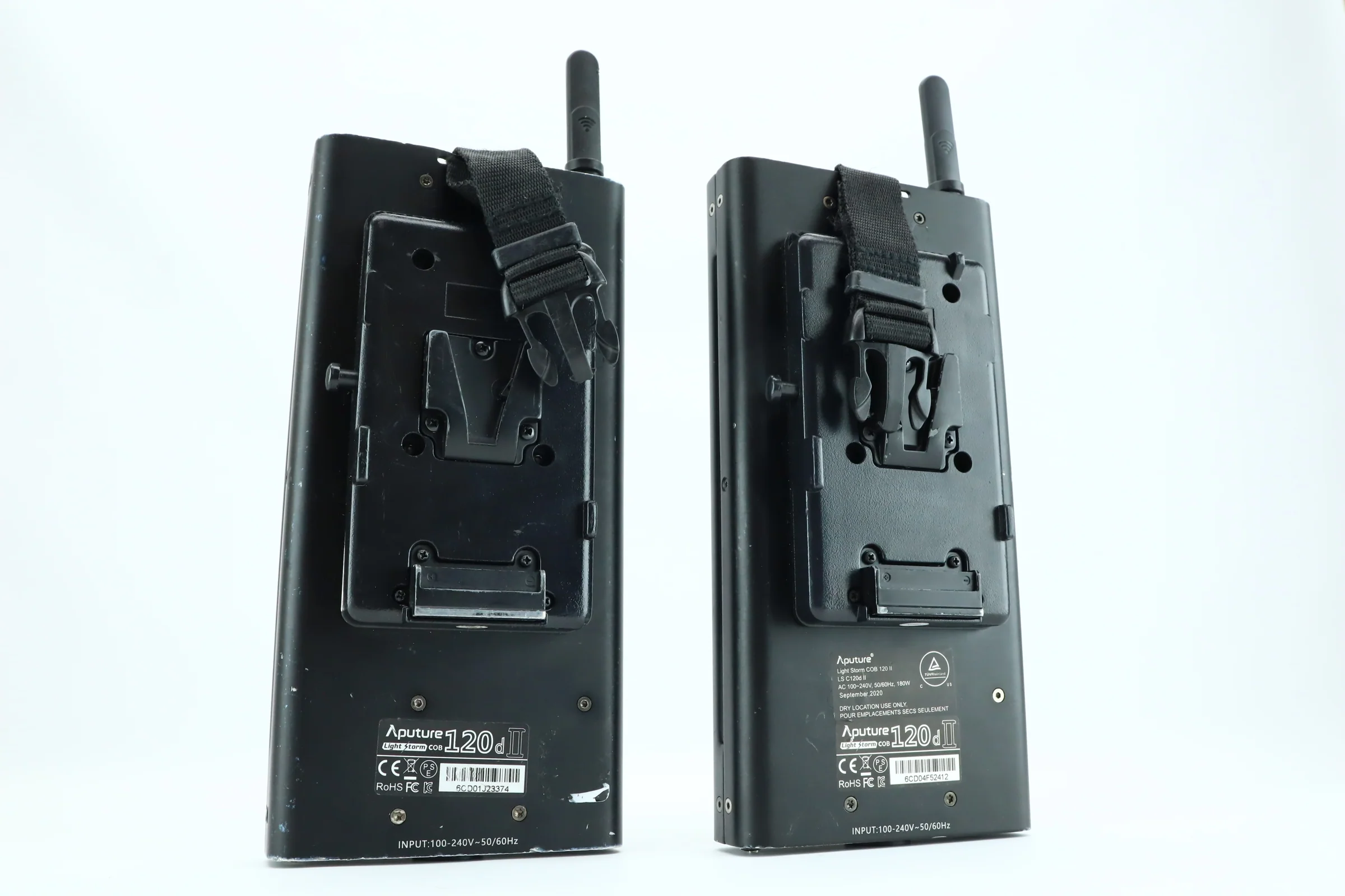 2x Aputure 120D II - Image 9