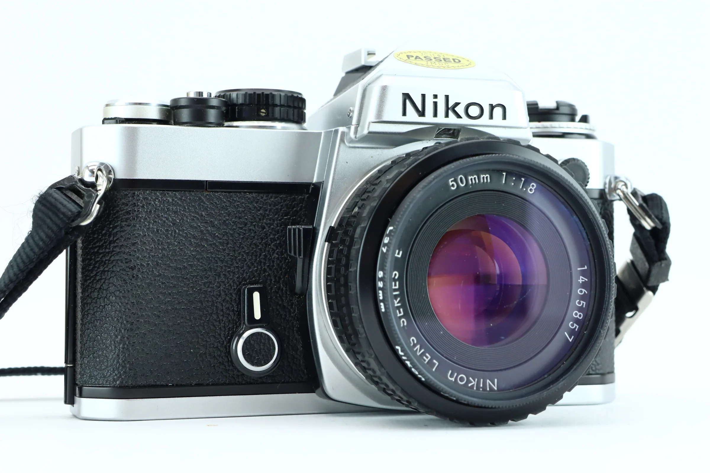 Nikon FE + 50mm 1,8 lens - Image 2
