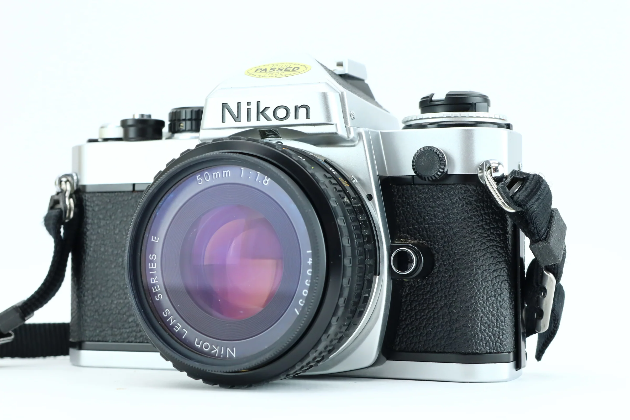 Nikon FE + 50mm 1,8 lens - Image 4