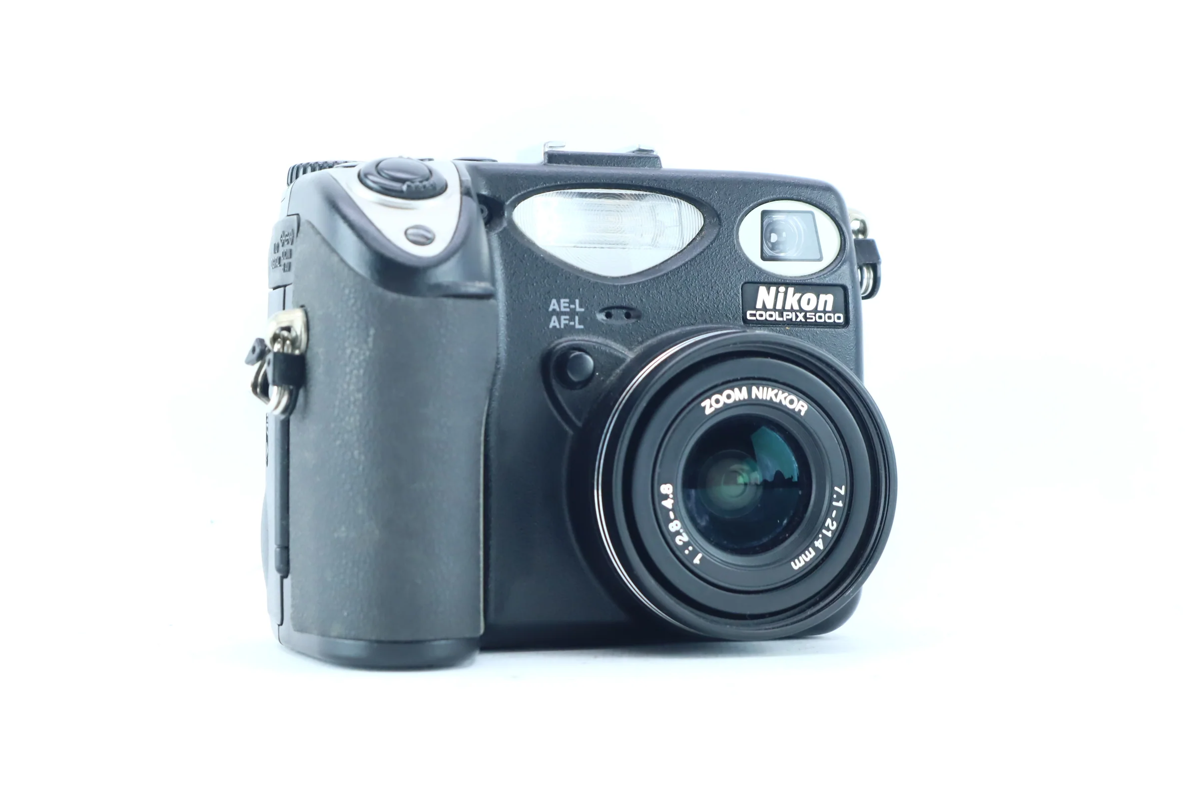 Nikon Coolpix 5000 with 28-85mm f/2.8-4.8 Zoom Nikkor