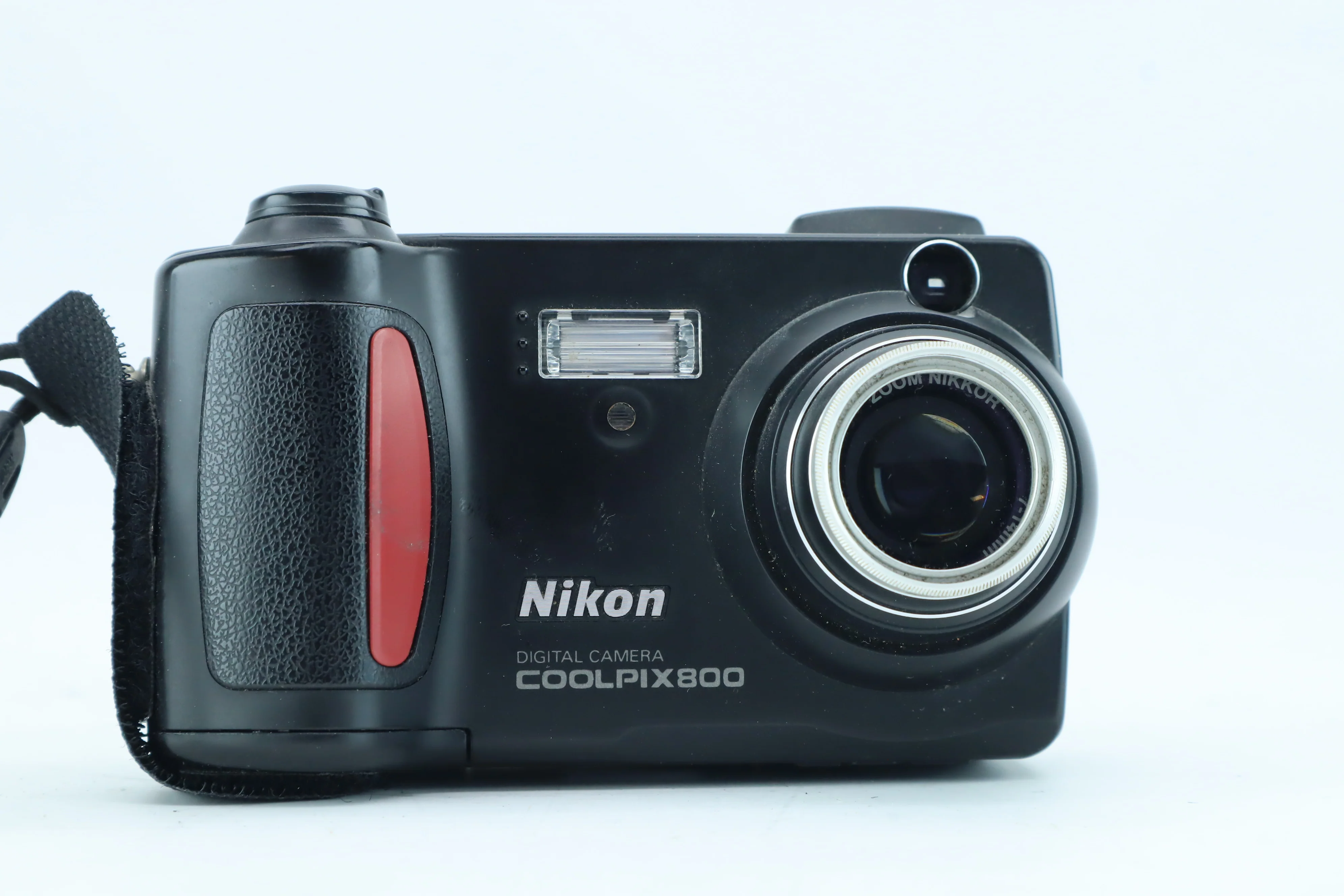 Nikon Coolpix 800 - Image 2