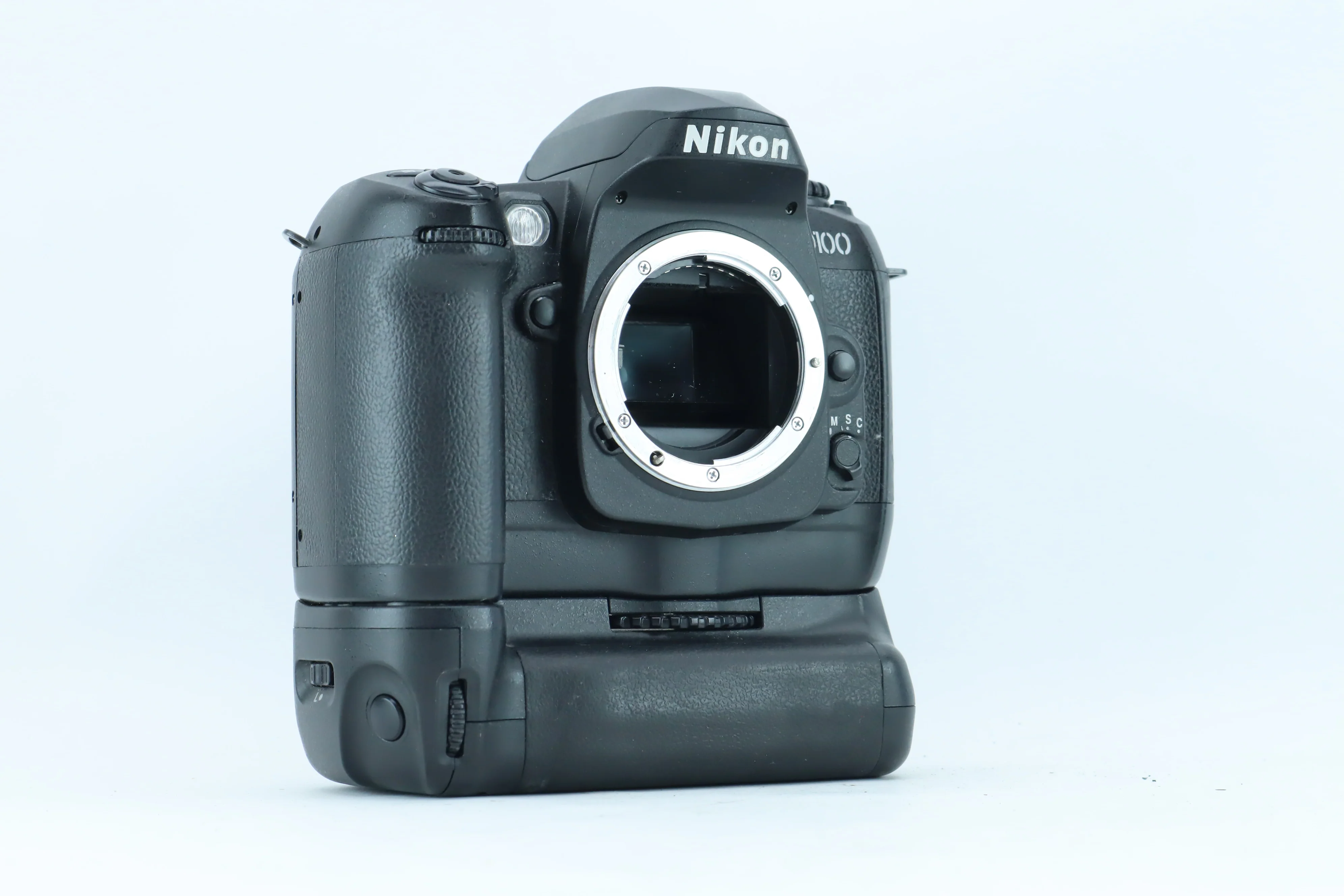 Nikon D100 (Body Only)