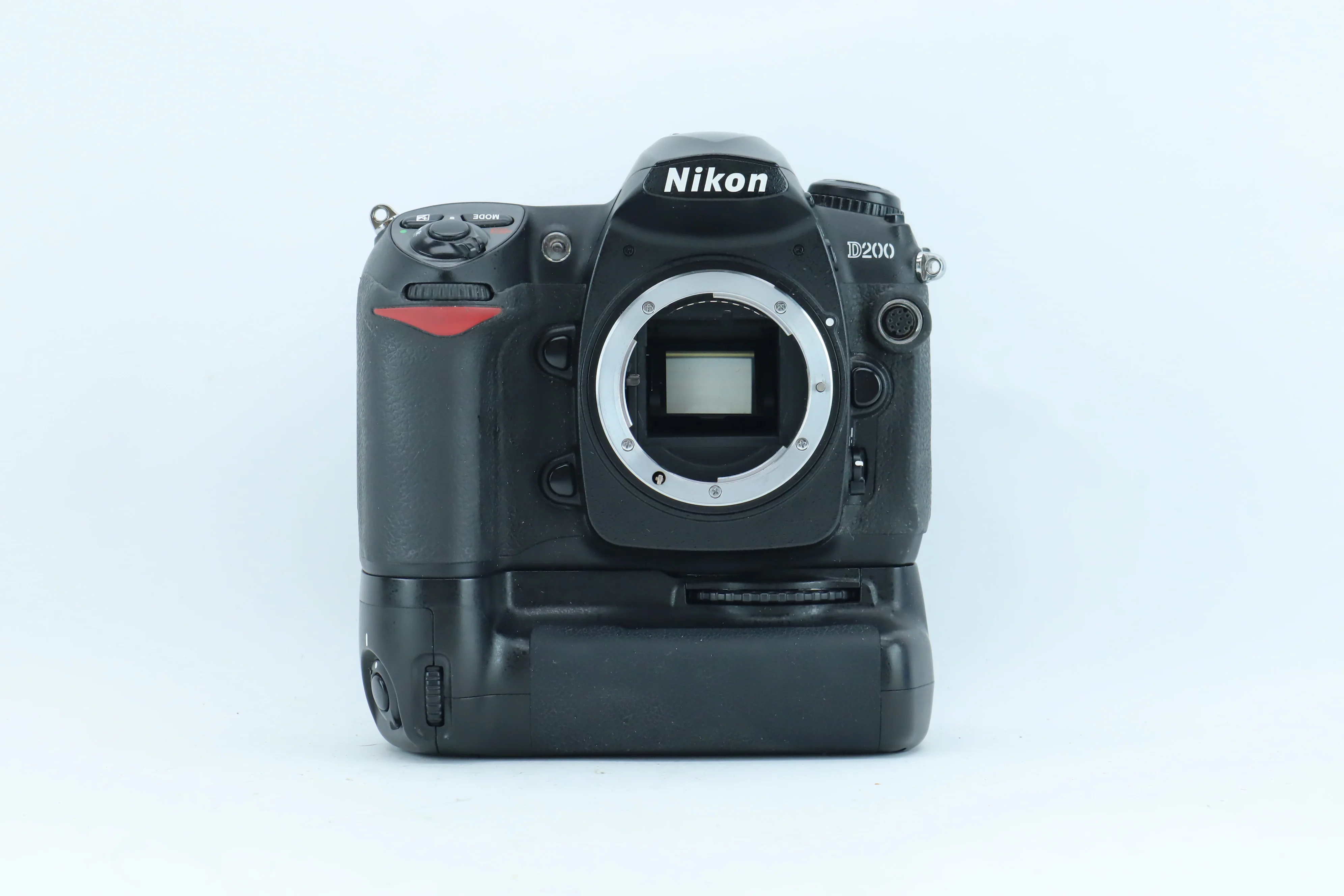 Nikon D200 (Body Only) | S/N: 4126066 - Image 3