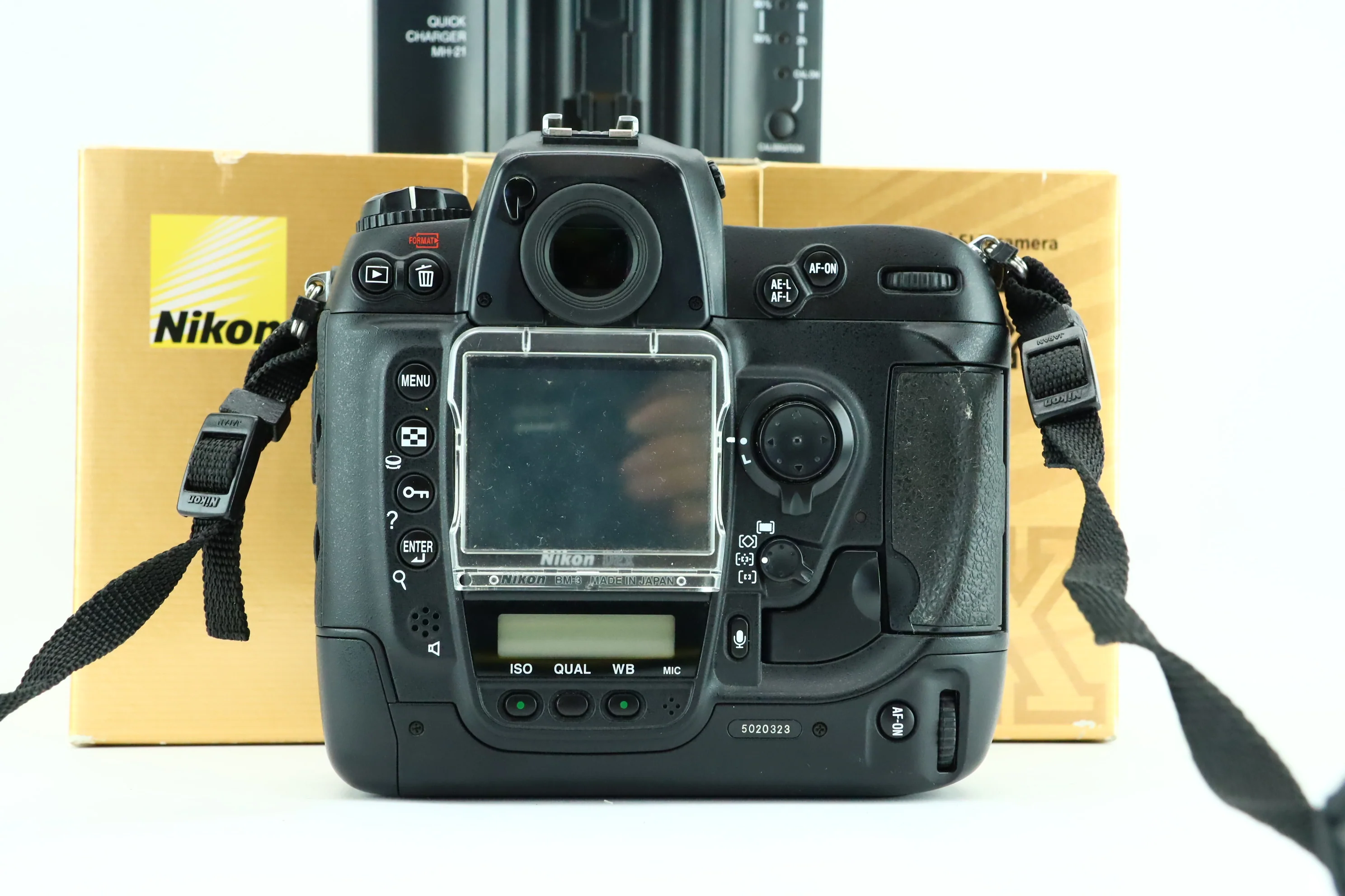 Nikon D2X - with original box - Image 6