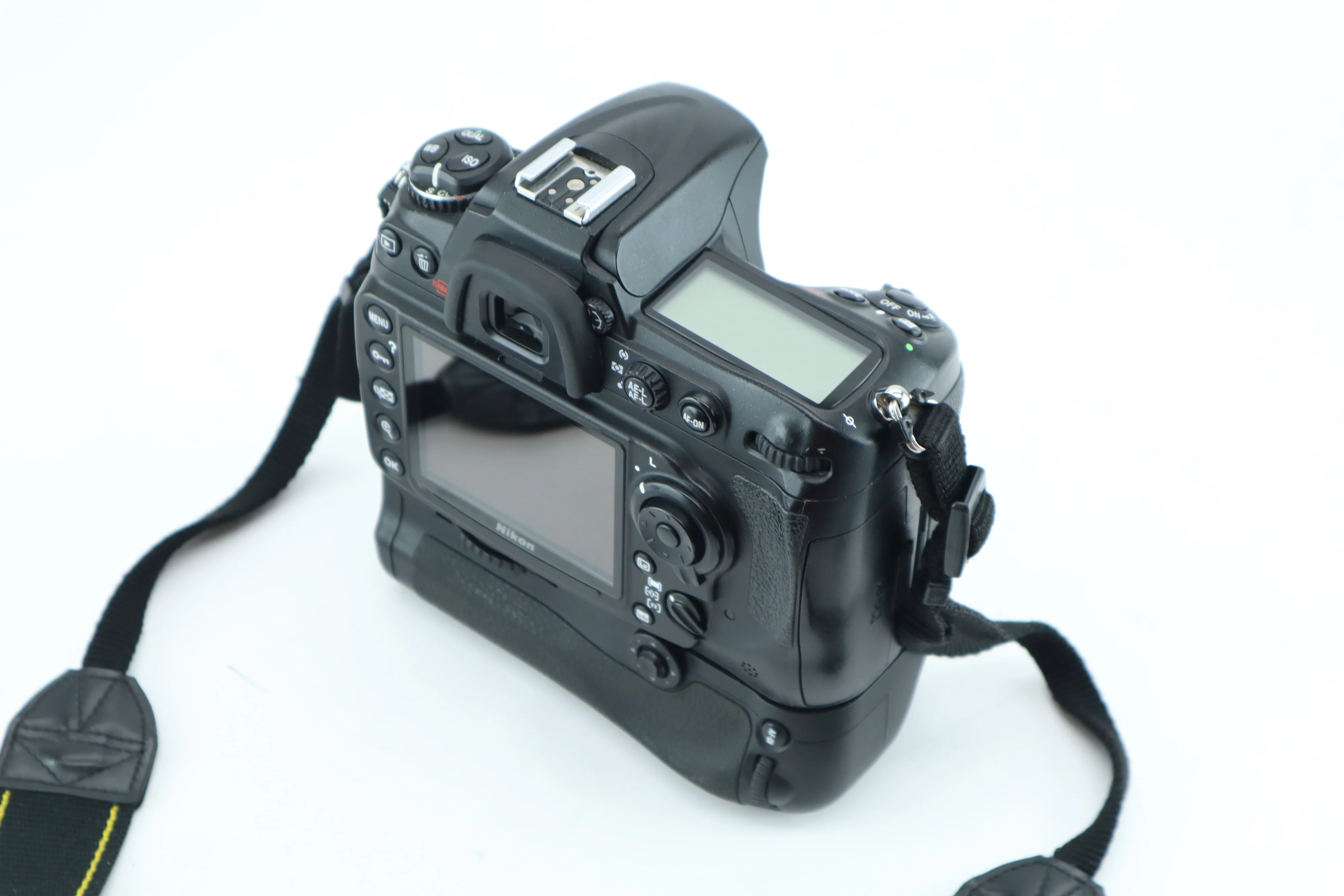 Nikon D300S with Multipack battery pack MB-D10 - Image 6