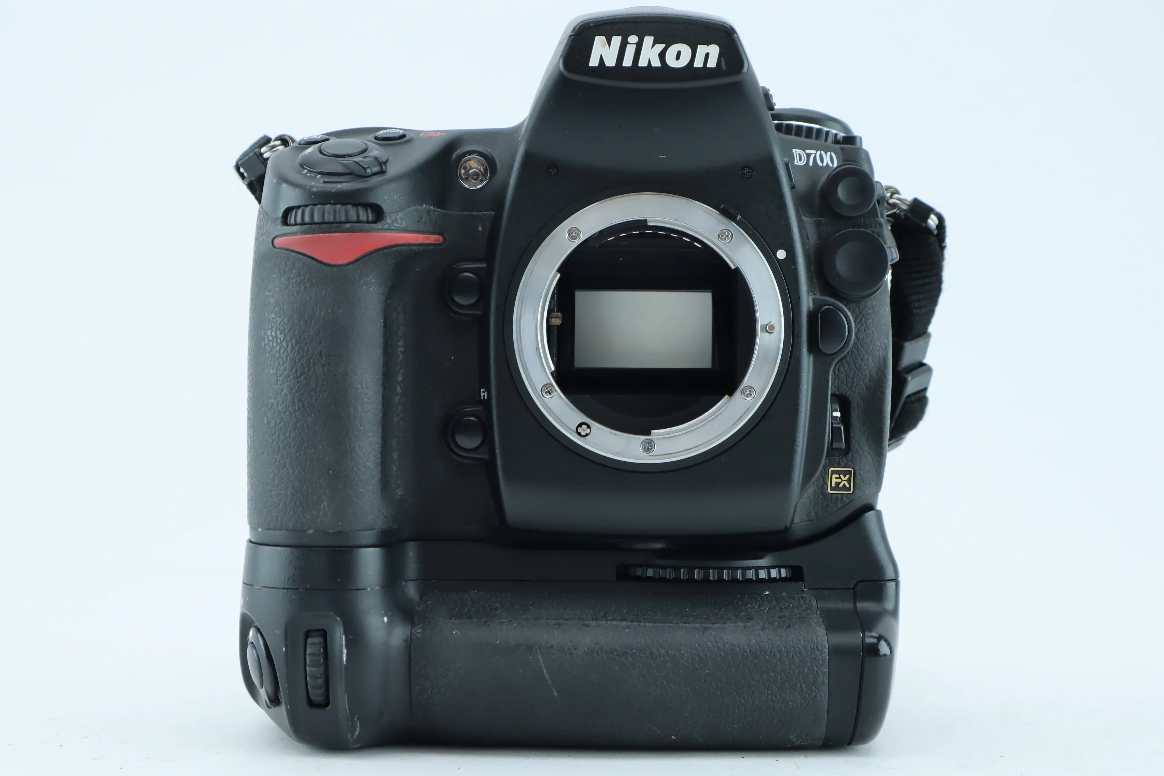Nikon D700 + MB-D10 - Image 2