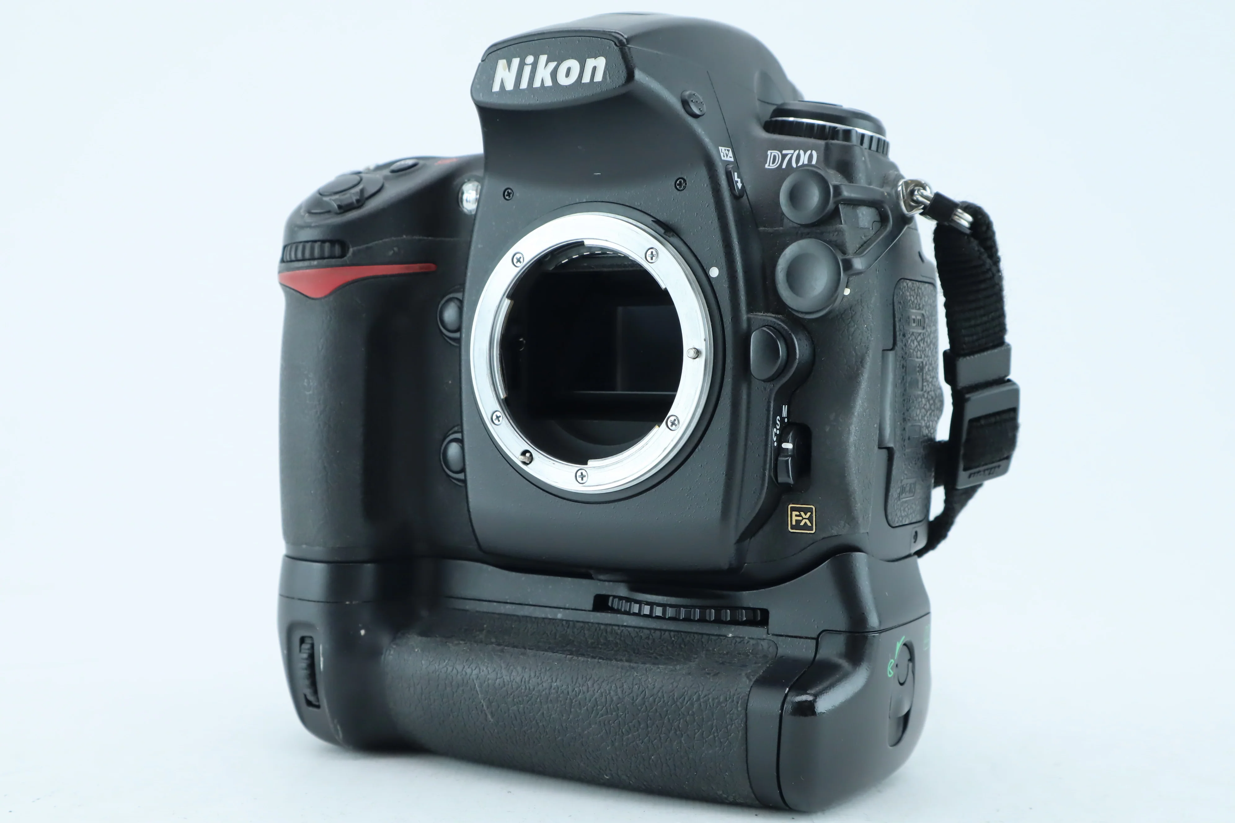 Nikon D700 + MB-D10 - Image 3