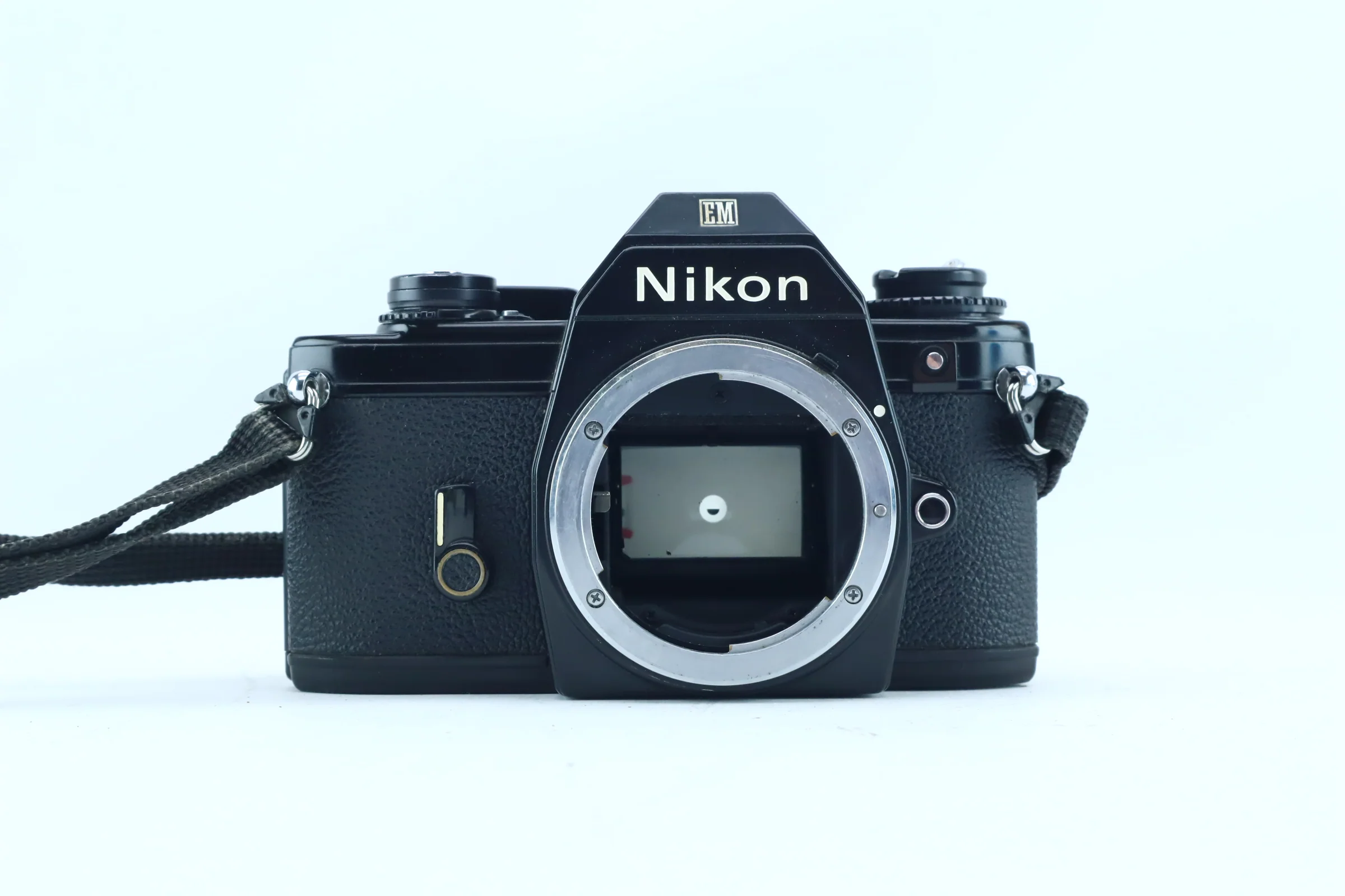 Nikon EM - Image 2