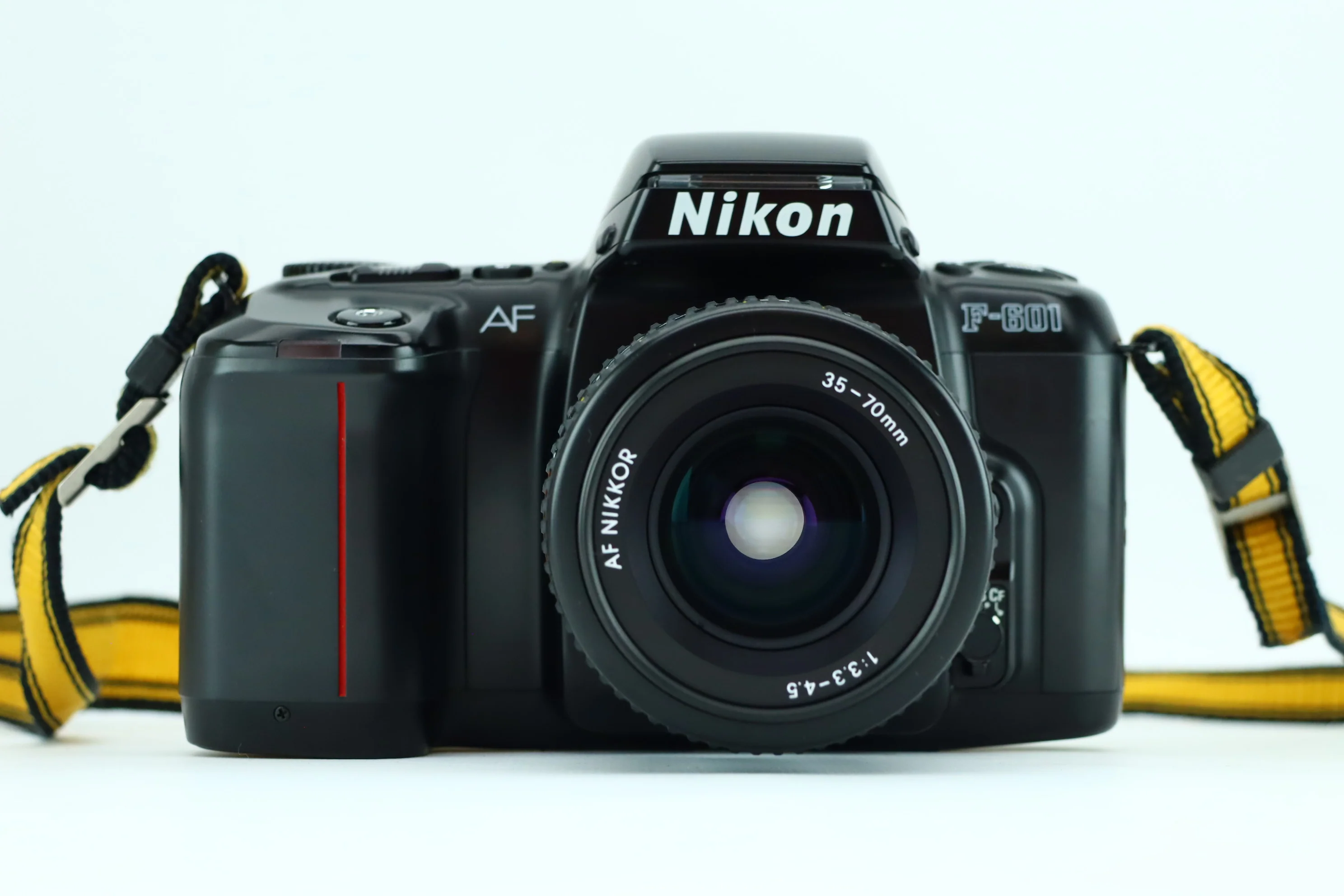 Nikon F-601 with Nikon AF Nikkor 35-70mm 1:3.3-4.5 - Image 2