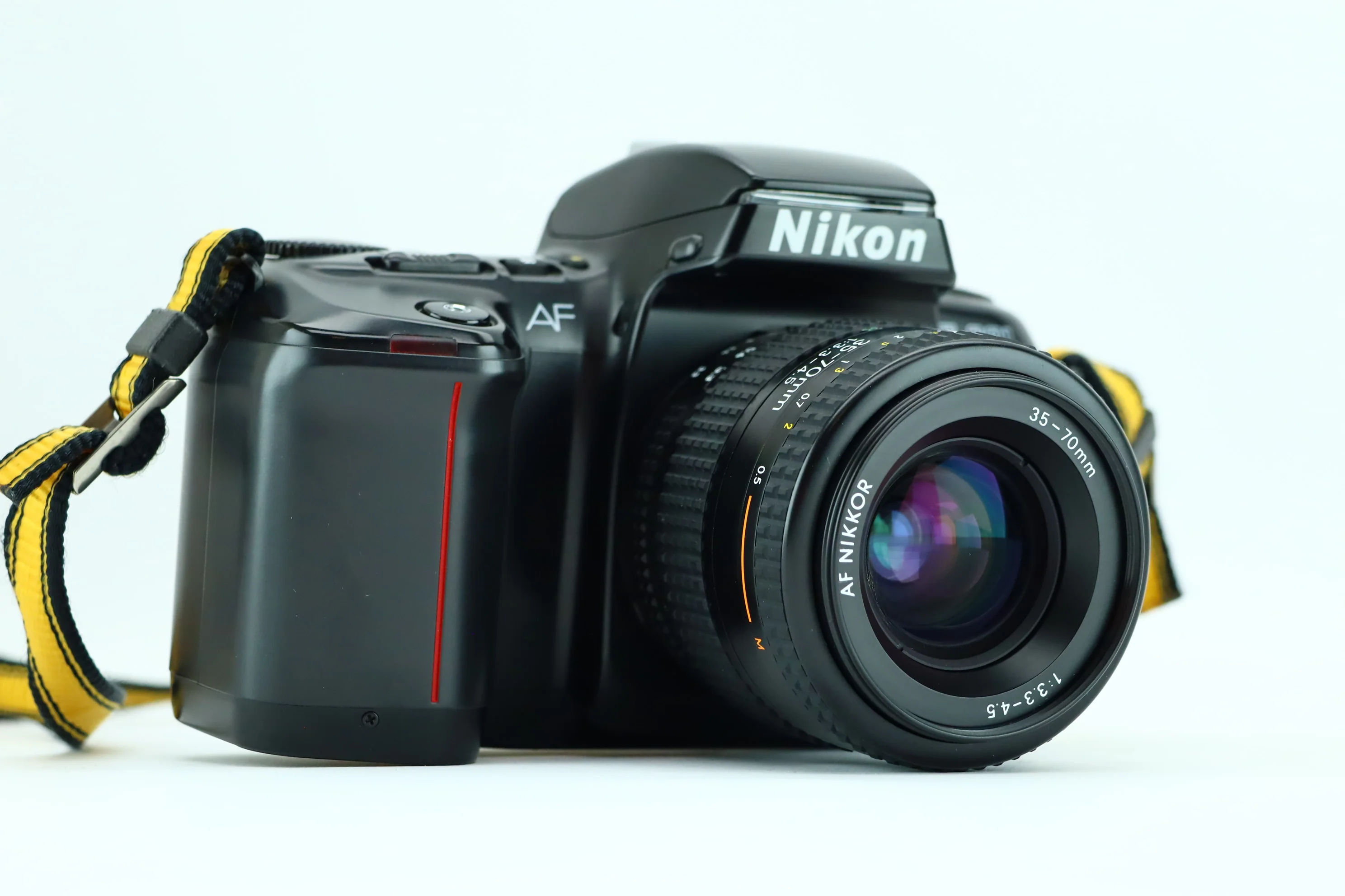 Nikon F-601 with Nikon AF Nikkor 35-70mm 1:3.3-4.5 - Image 3