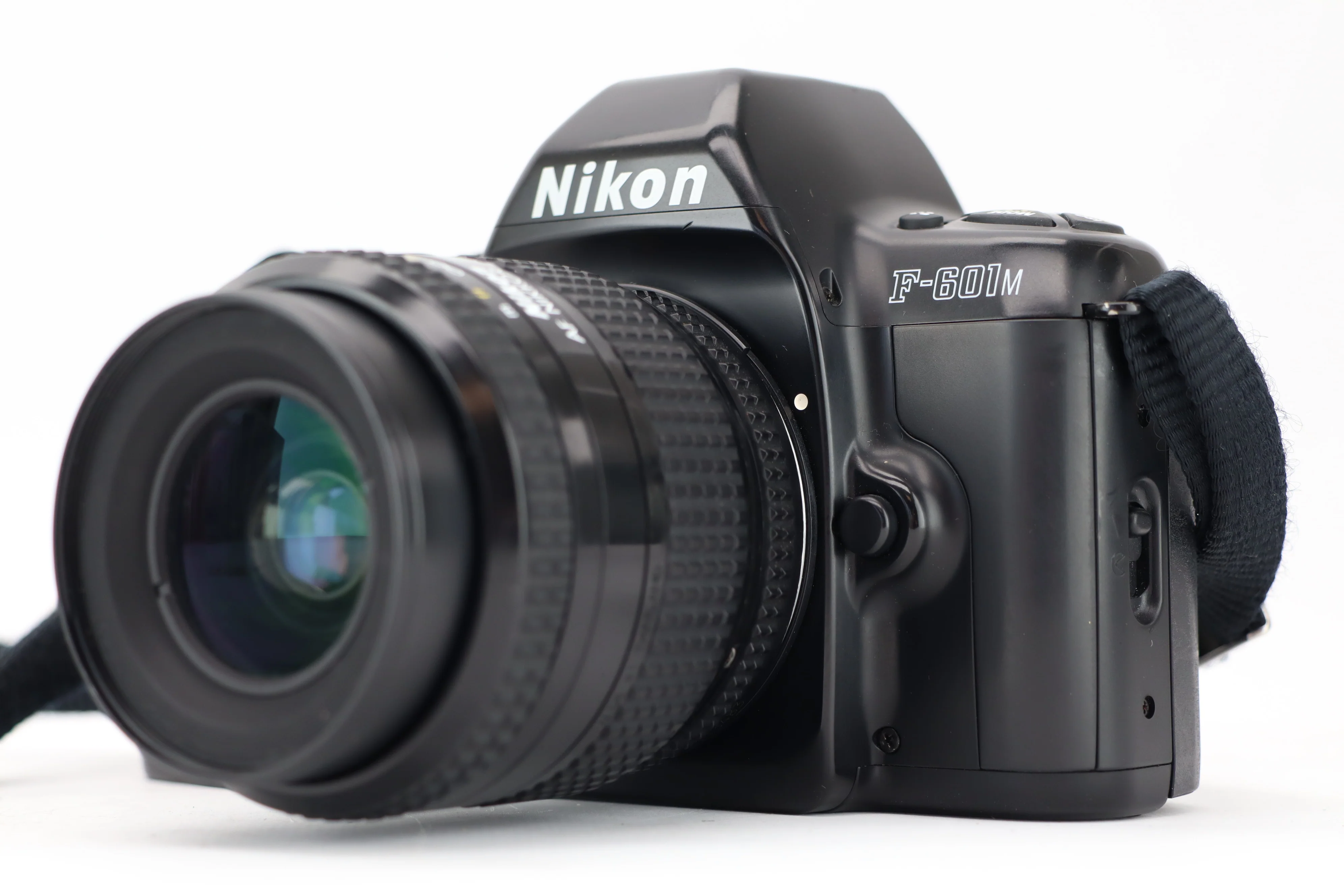 Nikon F-601M + AF NIKKOR 35-80mm 4-5,6 - Image 3