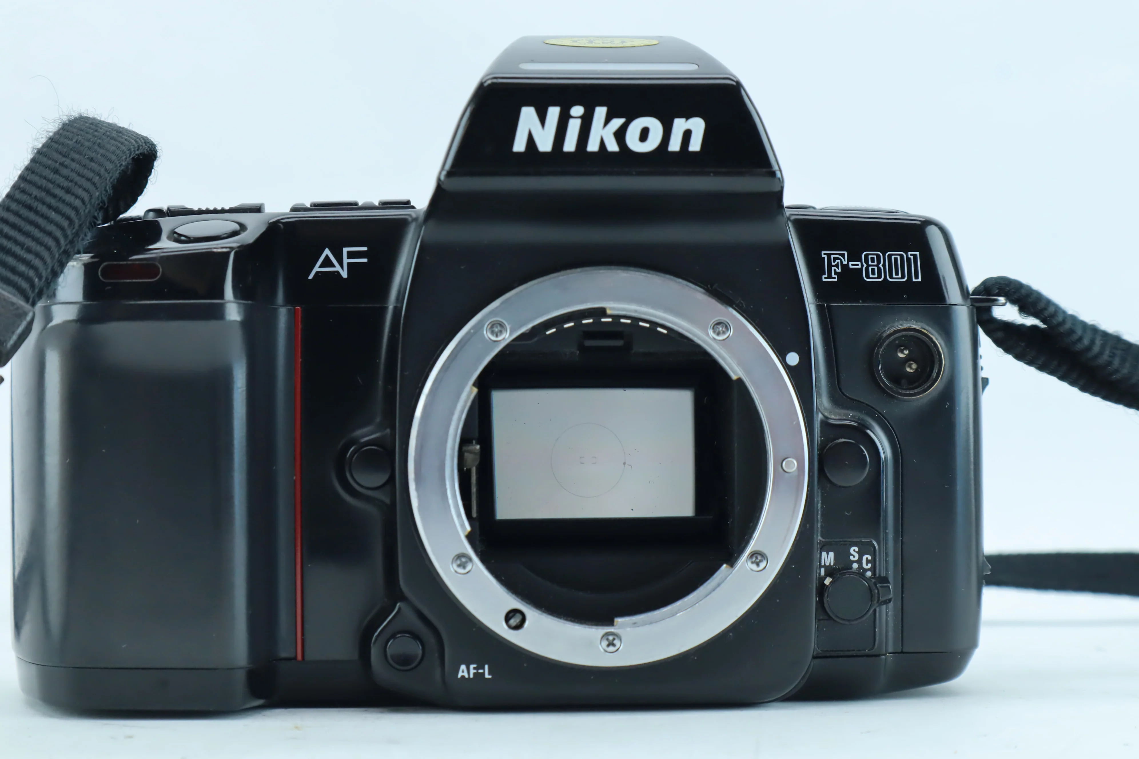 Nikon F-801 with AF Nikkor 35-70mm f/3.3-4.5 Lens - Image 2