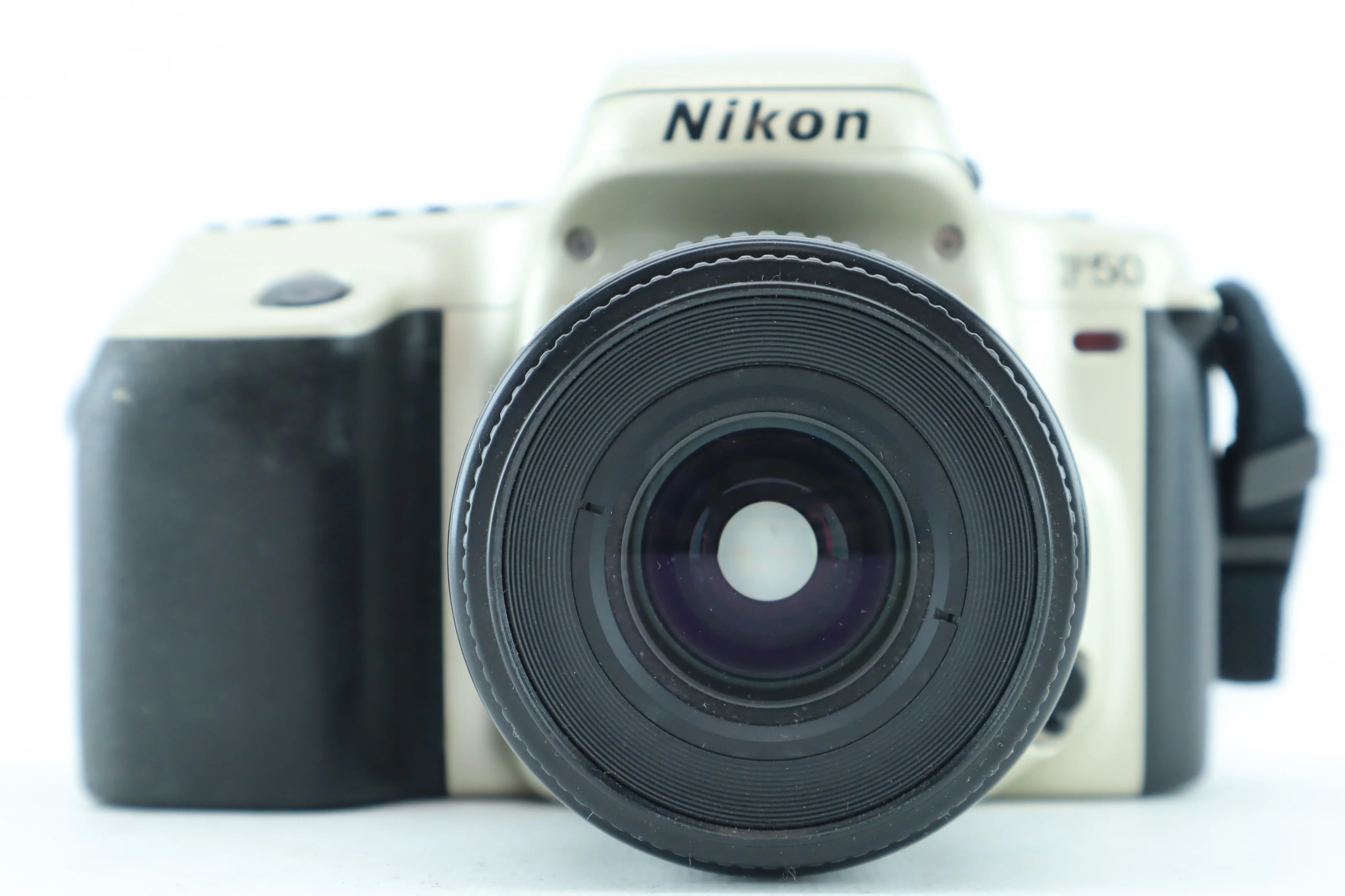 Nikon F50 with AF 35-80mm 4-5,6 - Image 2