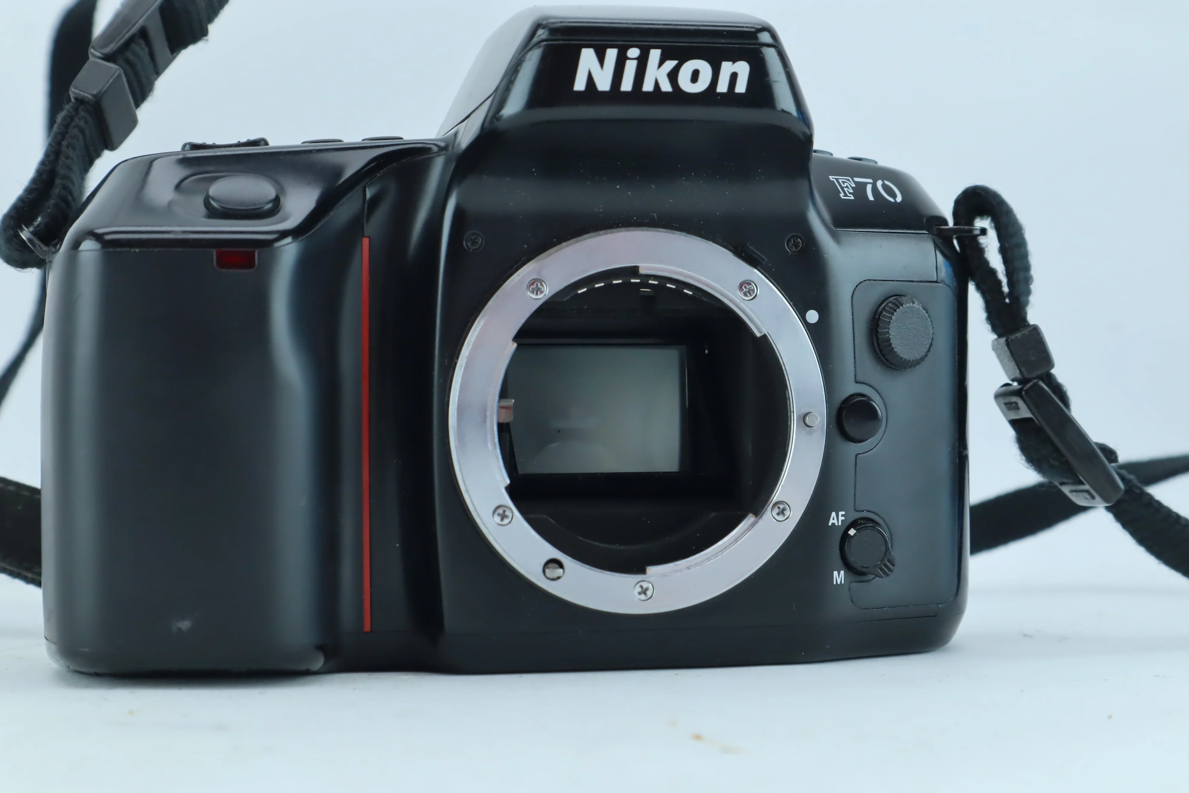 Nikon F70