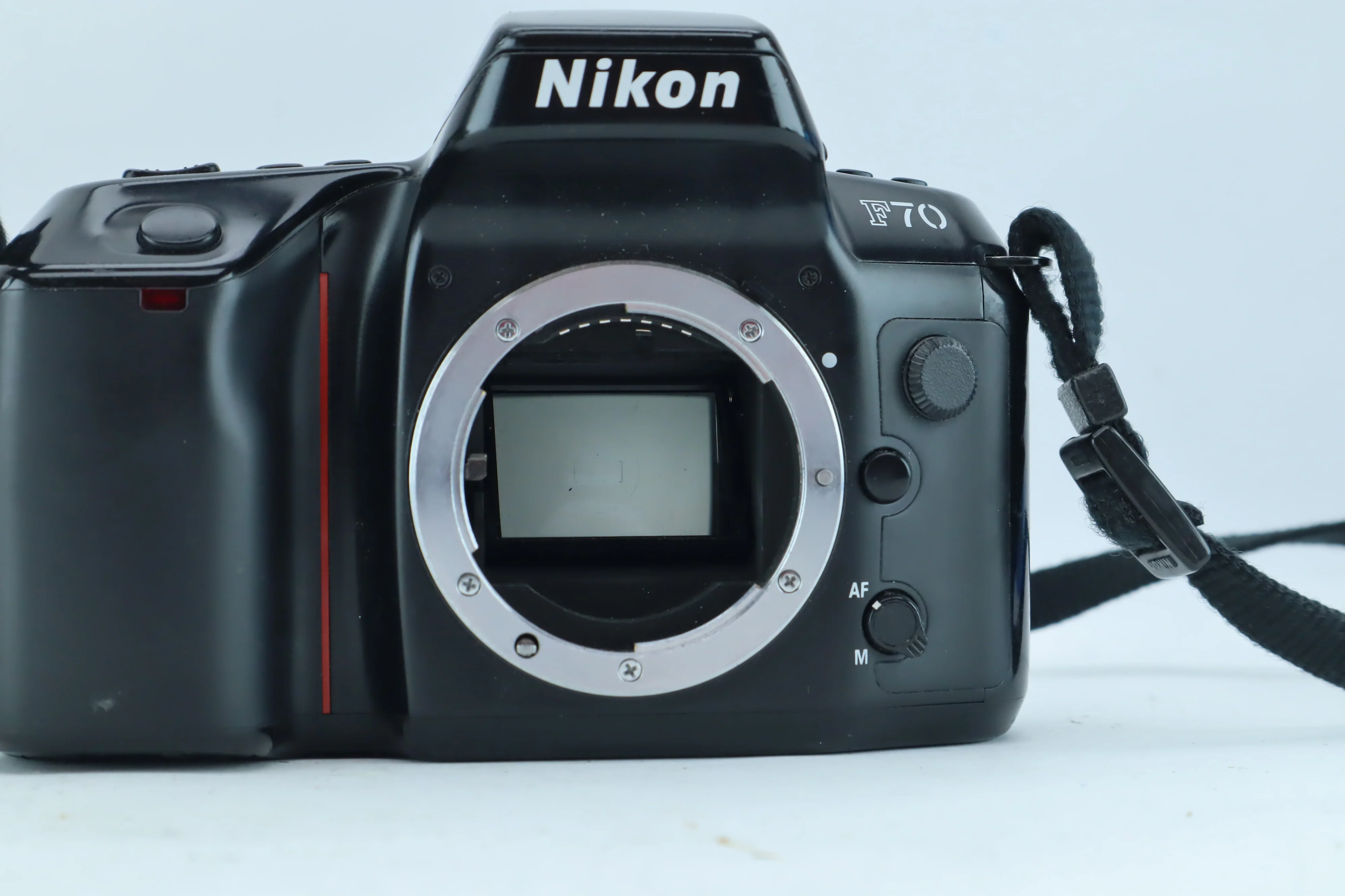 Nikon F70 - Image 2