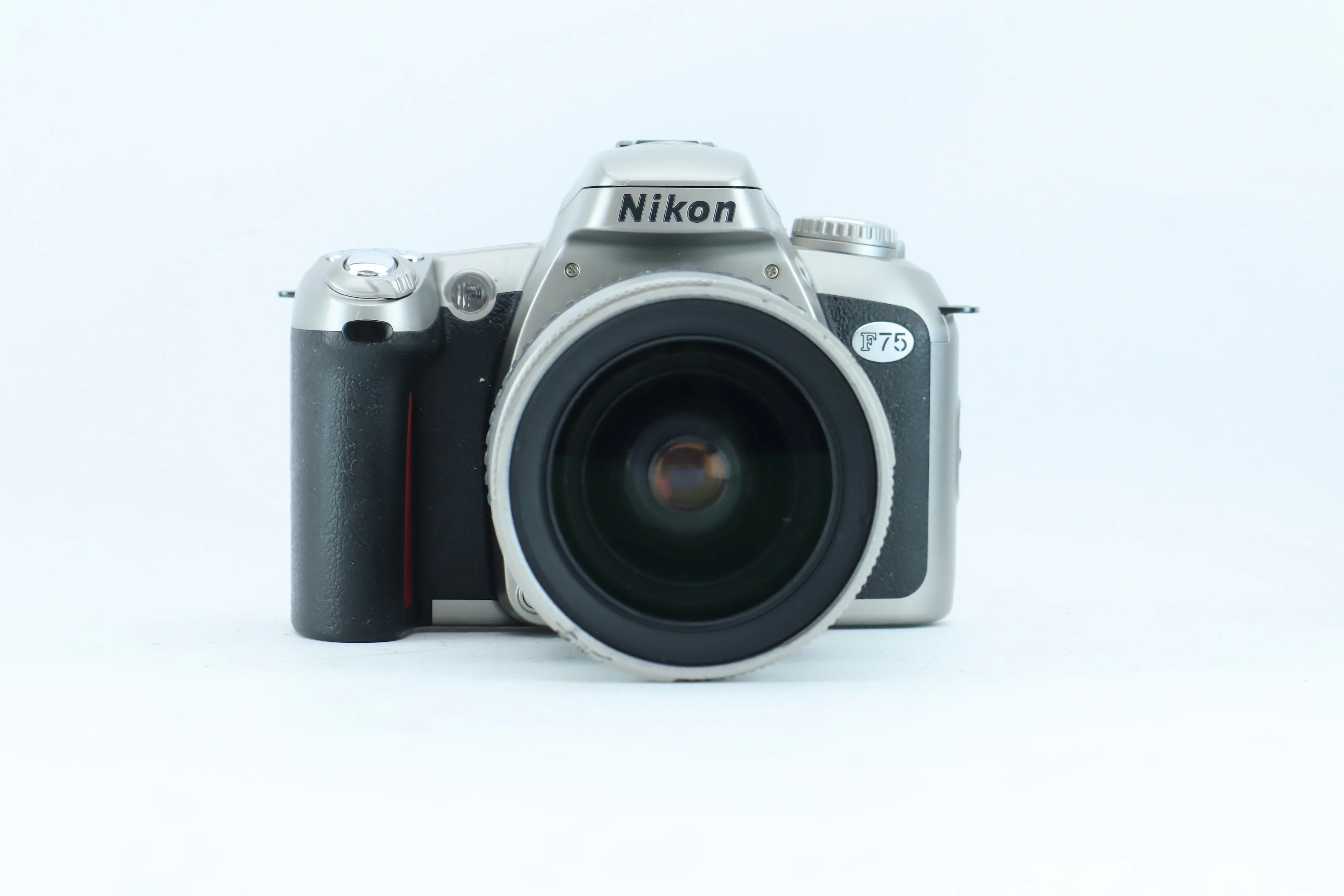 Nikon F75 with AF Nikkor 28-80mm f/3.3-5.6G | S/N: 2179095 - Image 3