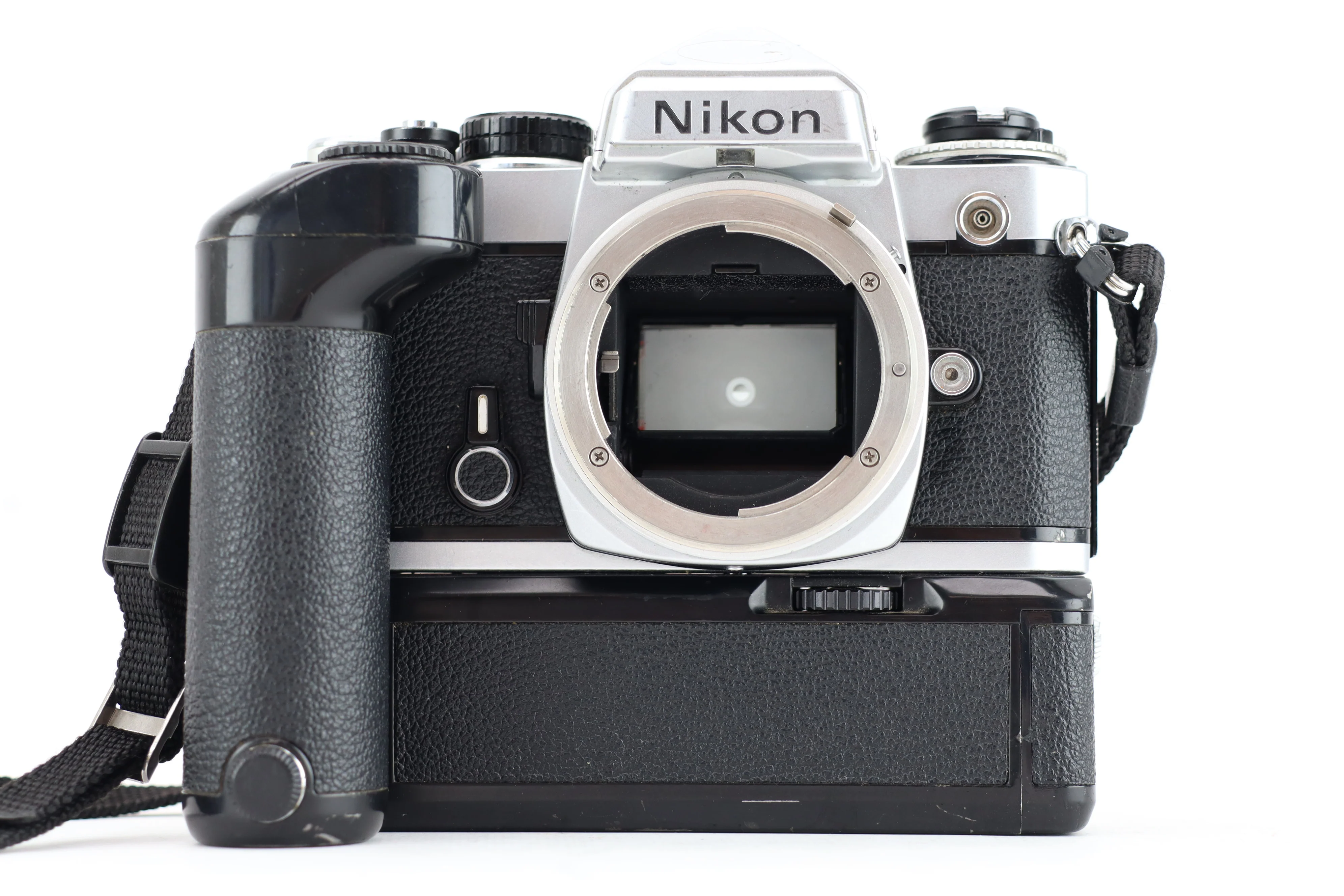 Nikon FE + MD-12 batterygrip - Image 2